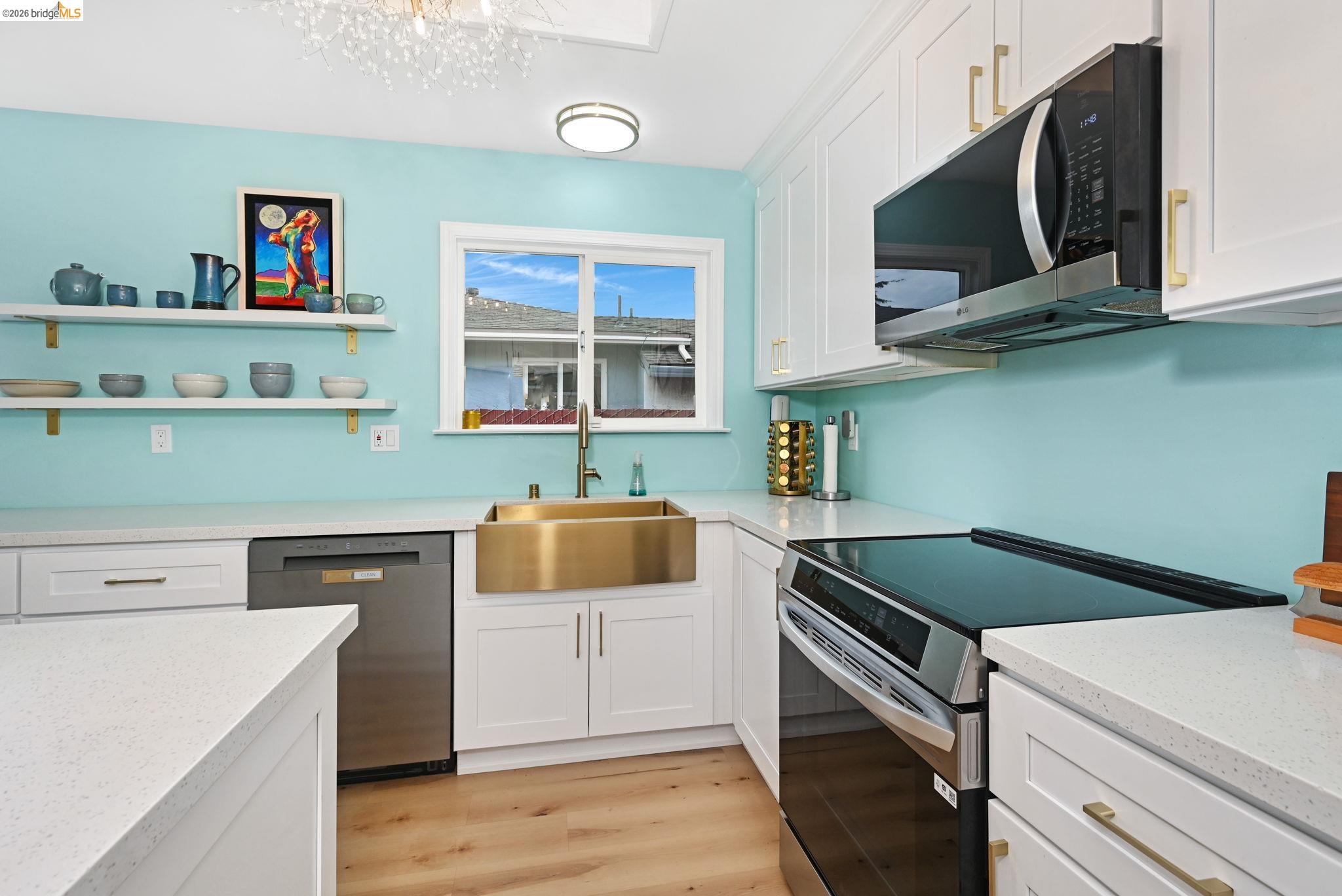 Detail Gallery Image 14 of 41 For 2269 Cypress Ave, San Pablo,  CA 94806 - 3 Beds | 2/1 Baths