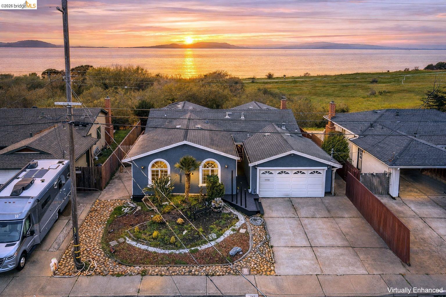 Detail Gallery Image 2 of 41 For 2269 Cypress Ave, San Pablo,  CA 94806 - 3 Beds | 2/1 Baths