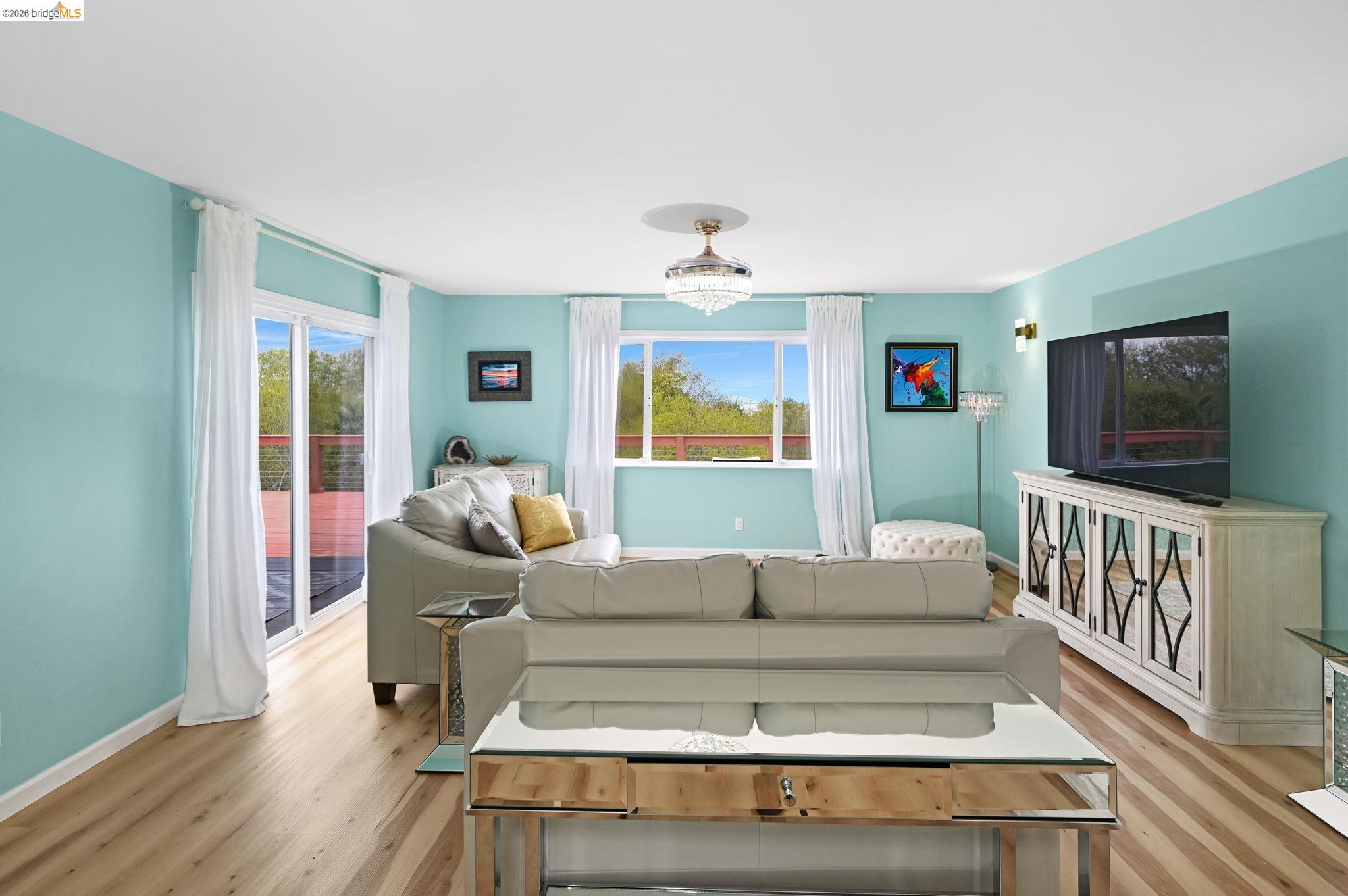 Detail Gallery Image 9 of 41 For 2269 Cypress Ave, San Pablo,  CA 94806 - 3 Beds | 2/1 Baths