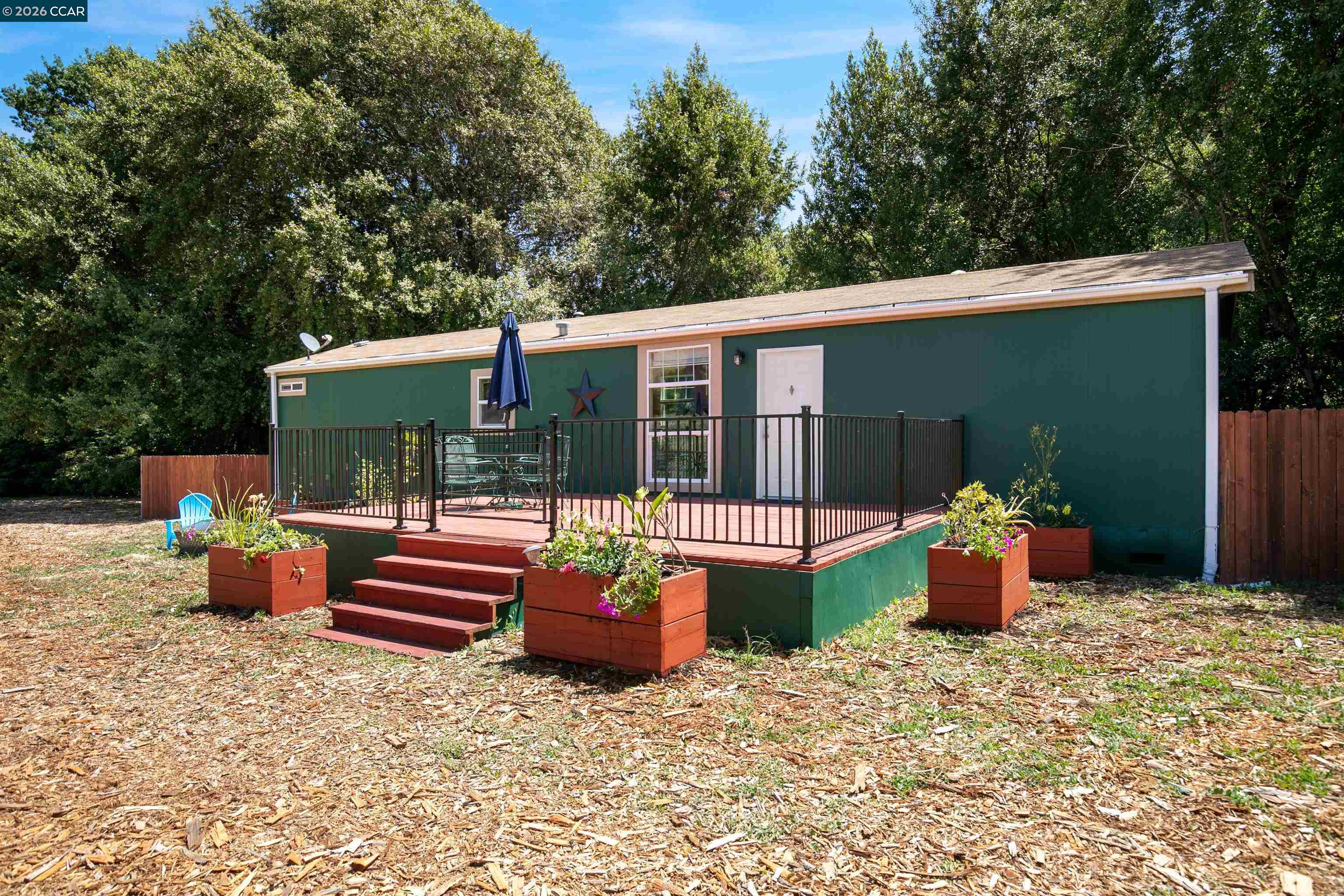 Detail Gallery Image 12 of 40 For 60 Hampton Road, Martinez,  CA 94553 - 2 Beds | 2 Baths