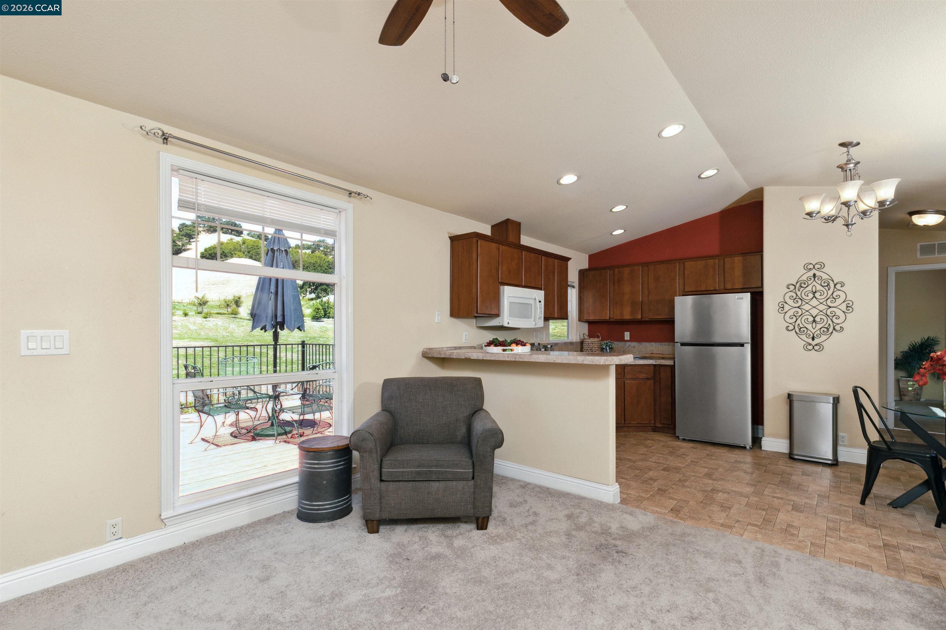Detail Gallery Image 16 of 40 For 60 Hampton Road, Martinez,  CA 94553 - 2 Beds | 2 Baths