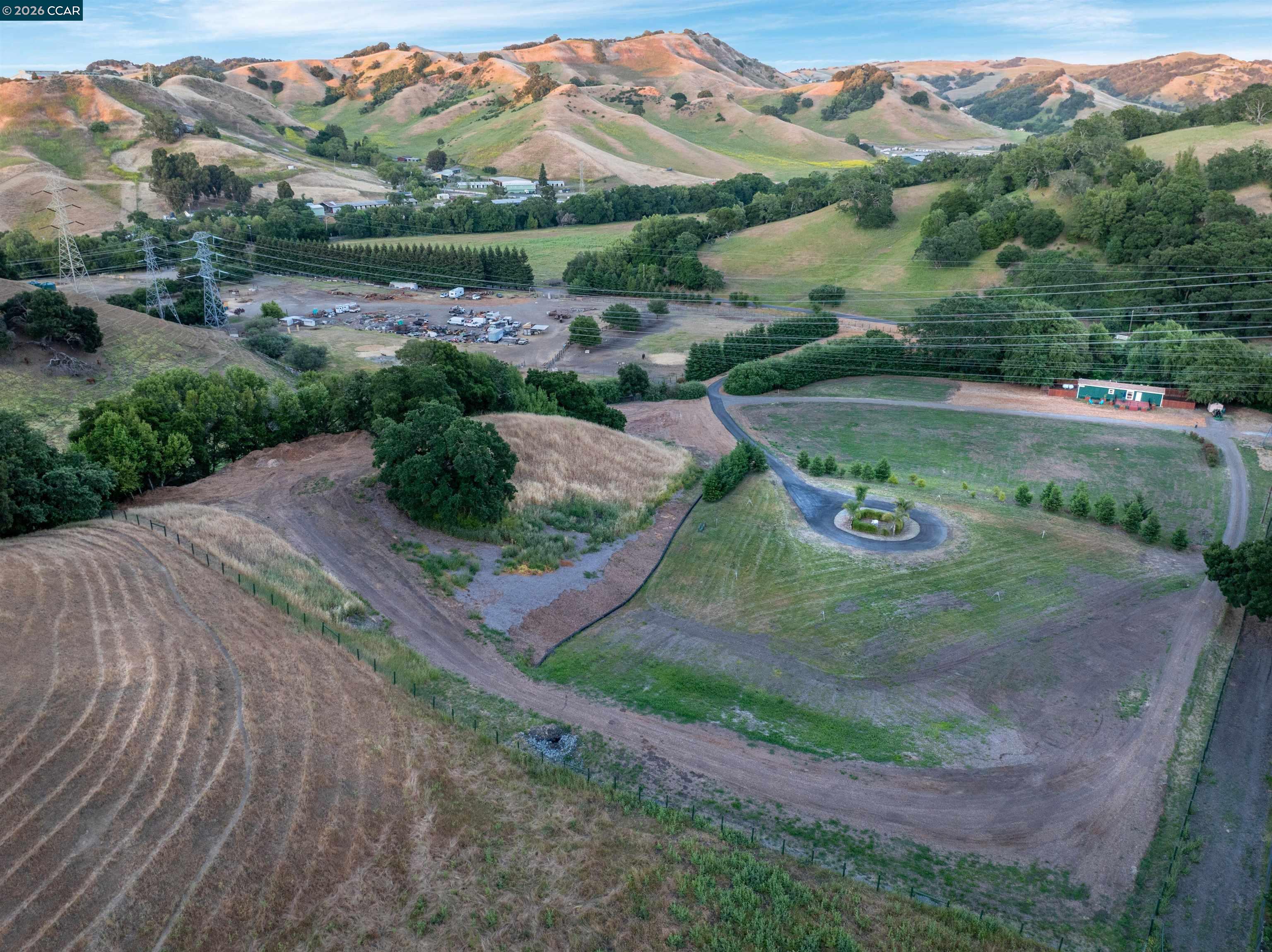 Detail Gallery Image 3 of 40 For 60 Hampton Road, Martinez,  CA 94553 - 2 Beds | 2 Baths