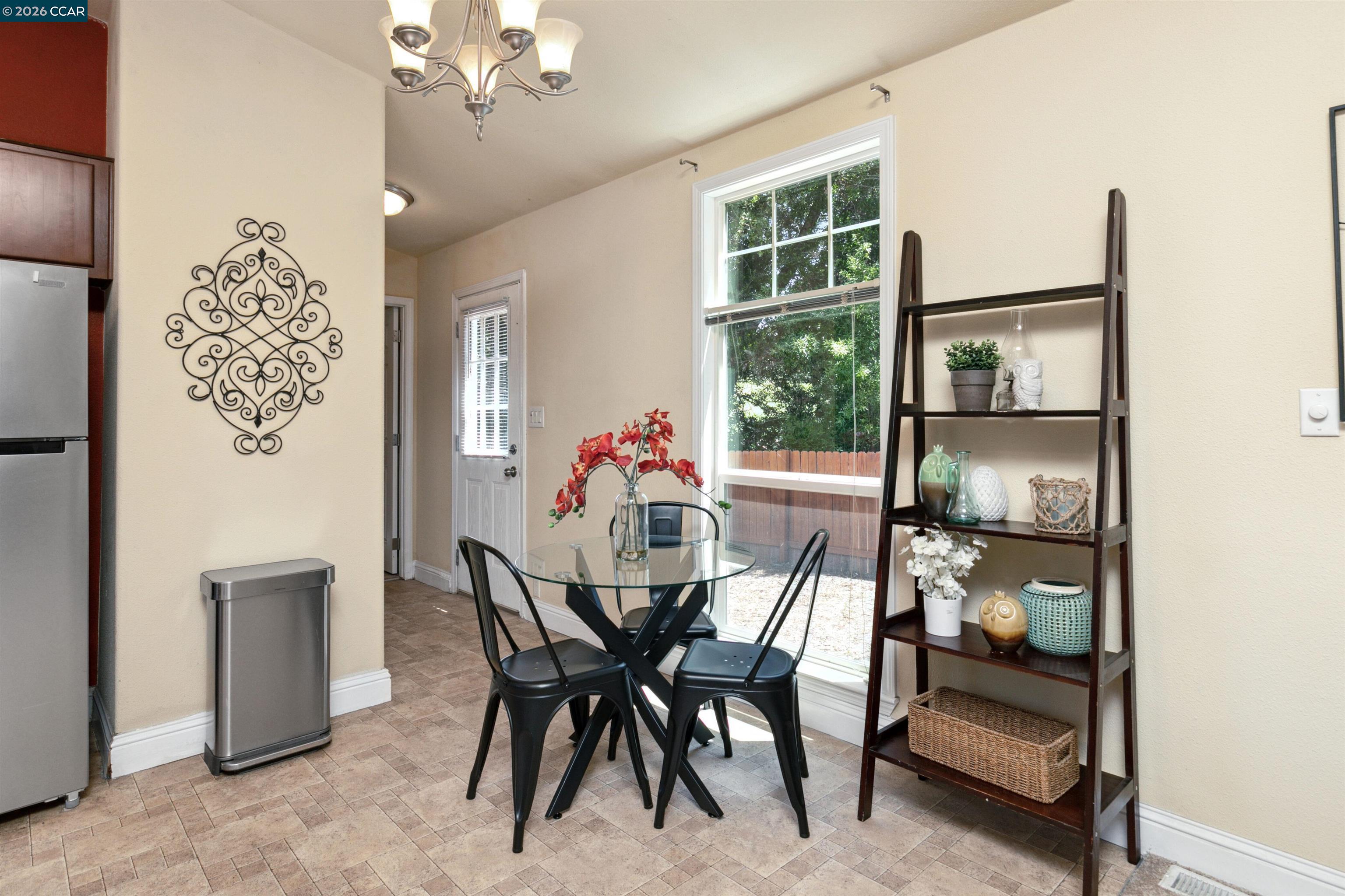 Detail Gallery Image 20 of 40 For 60 Hampton Road, Martinez,  CA 94553 - 2 Beds | 2 Baths