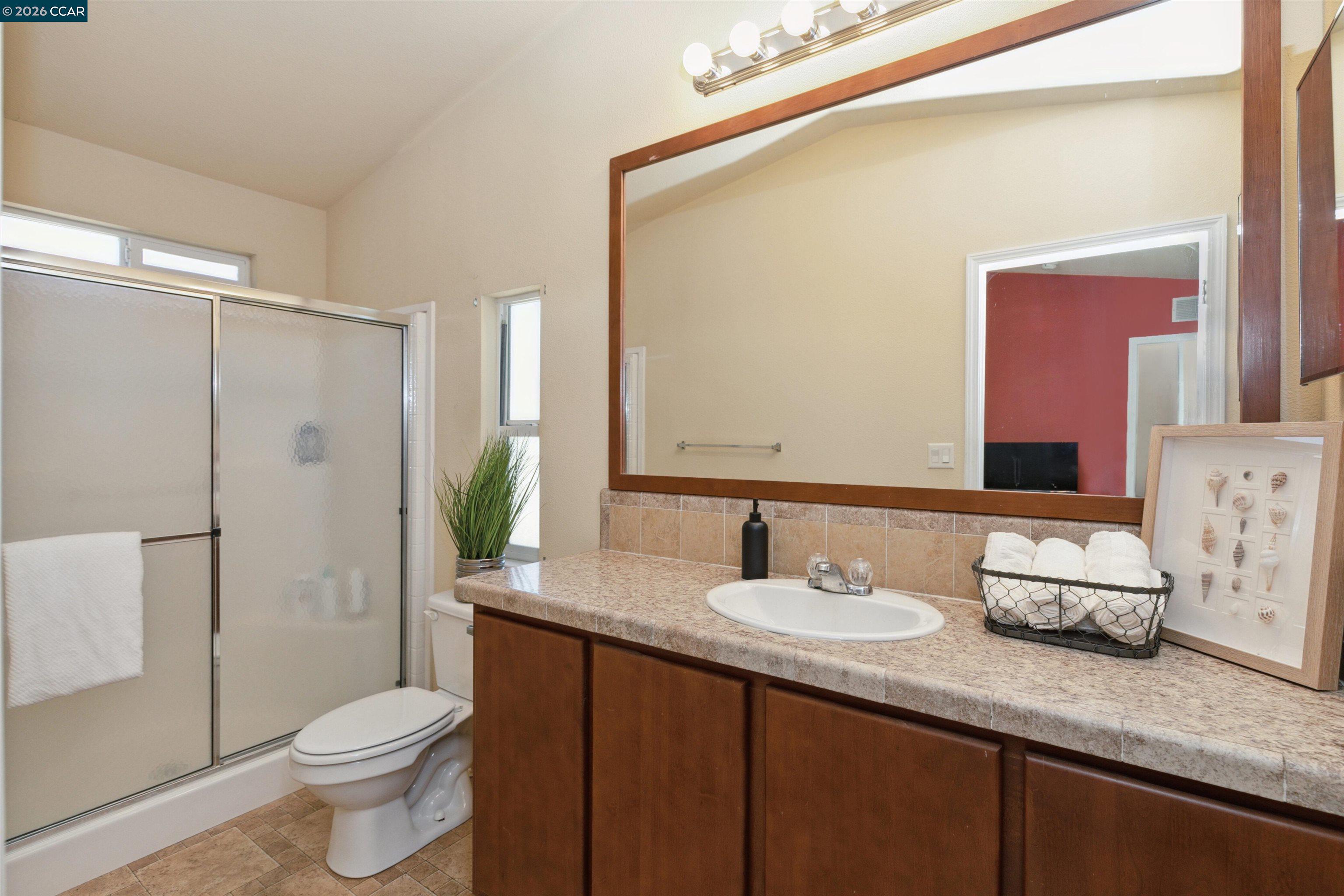 Detail Gallery Image 25 of 40 For 60 Hampton Road, Martinez,  CA 94553 - 2 Beds | 2 Baths
