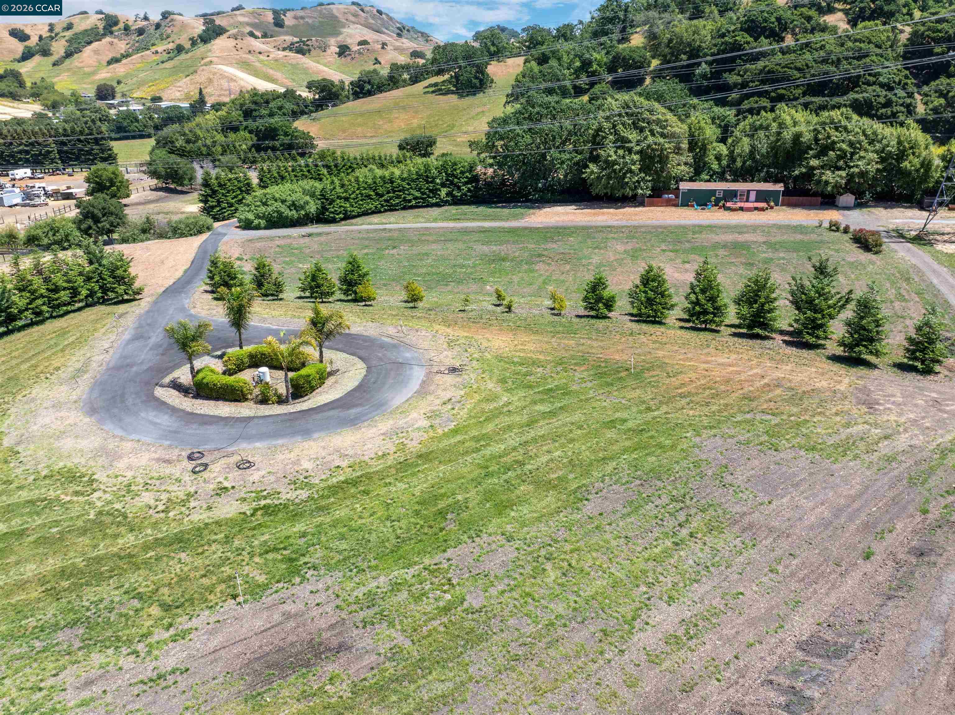 Detail Gallery Image 5 of 40 For 60 Hampton Road, Martinez,  CA 94553 - 2 Beds | 2 Baths