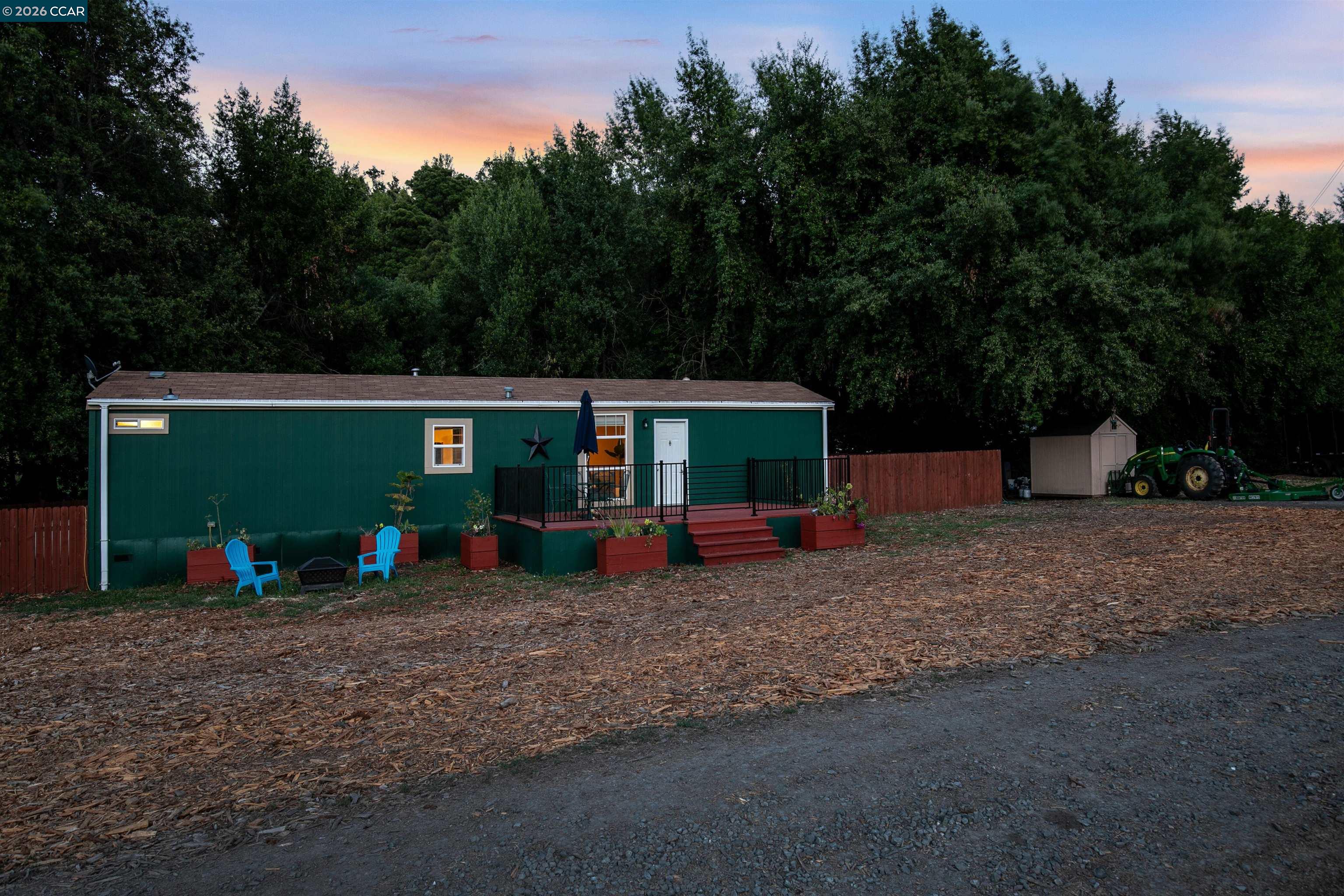 Detail Gallery Image 9 of 40 For 60 Hampton Road, Martinez,  CA 94553 - 2 Beds | 2 Baths