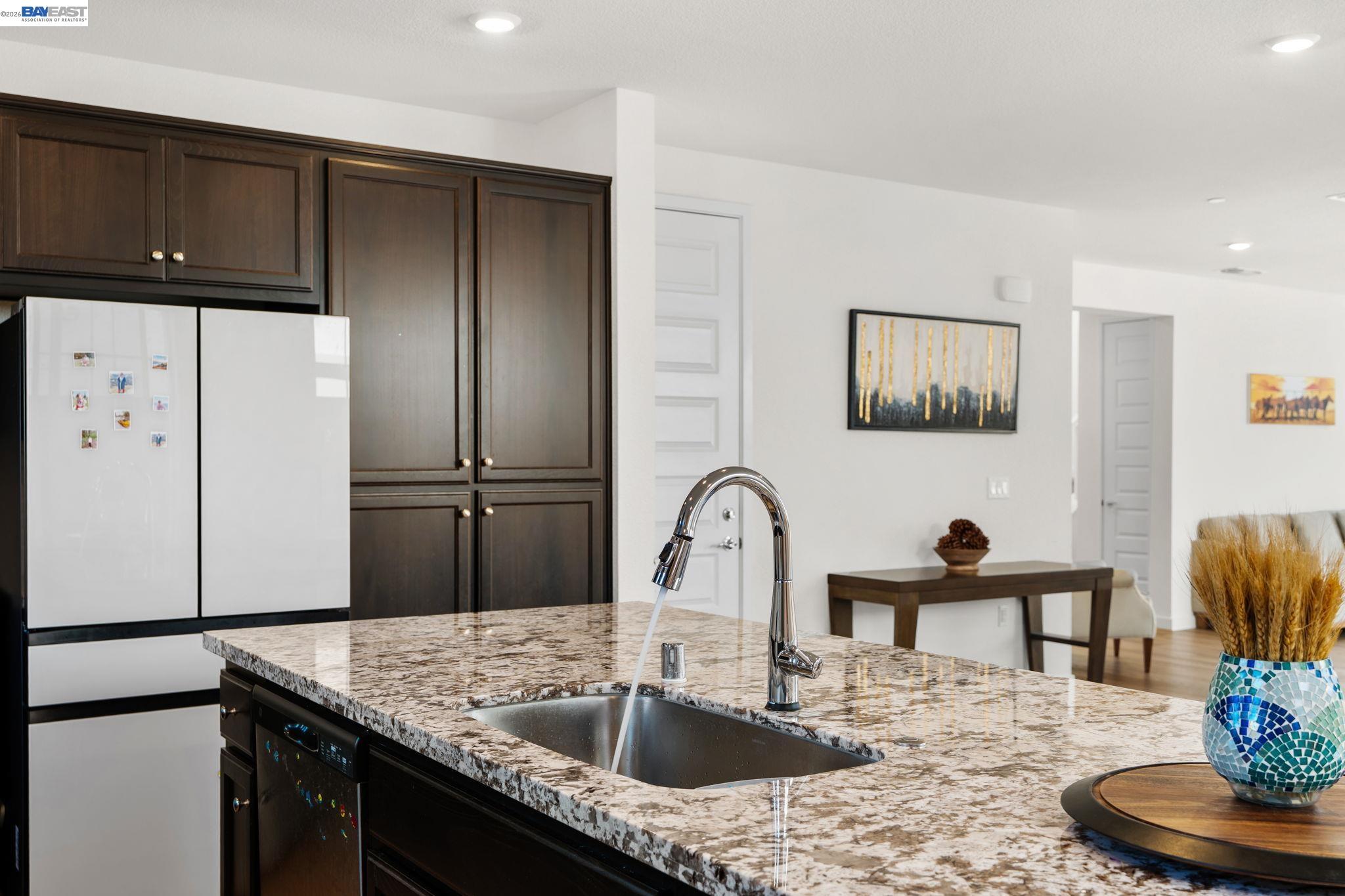 Detail Gallery Image 11 of 59 For 2517 Cyan Dr, Fairfield,  CA 94533 - 3 Beds | 2/1 Baths