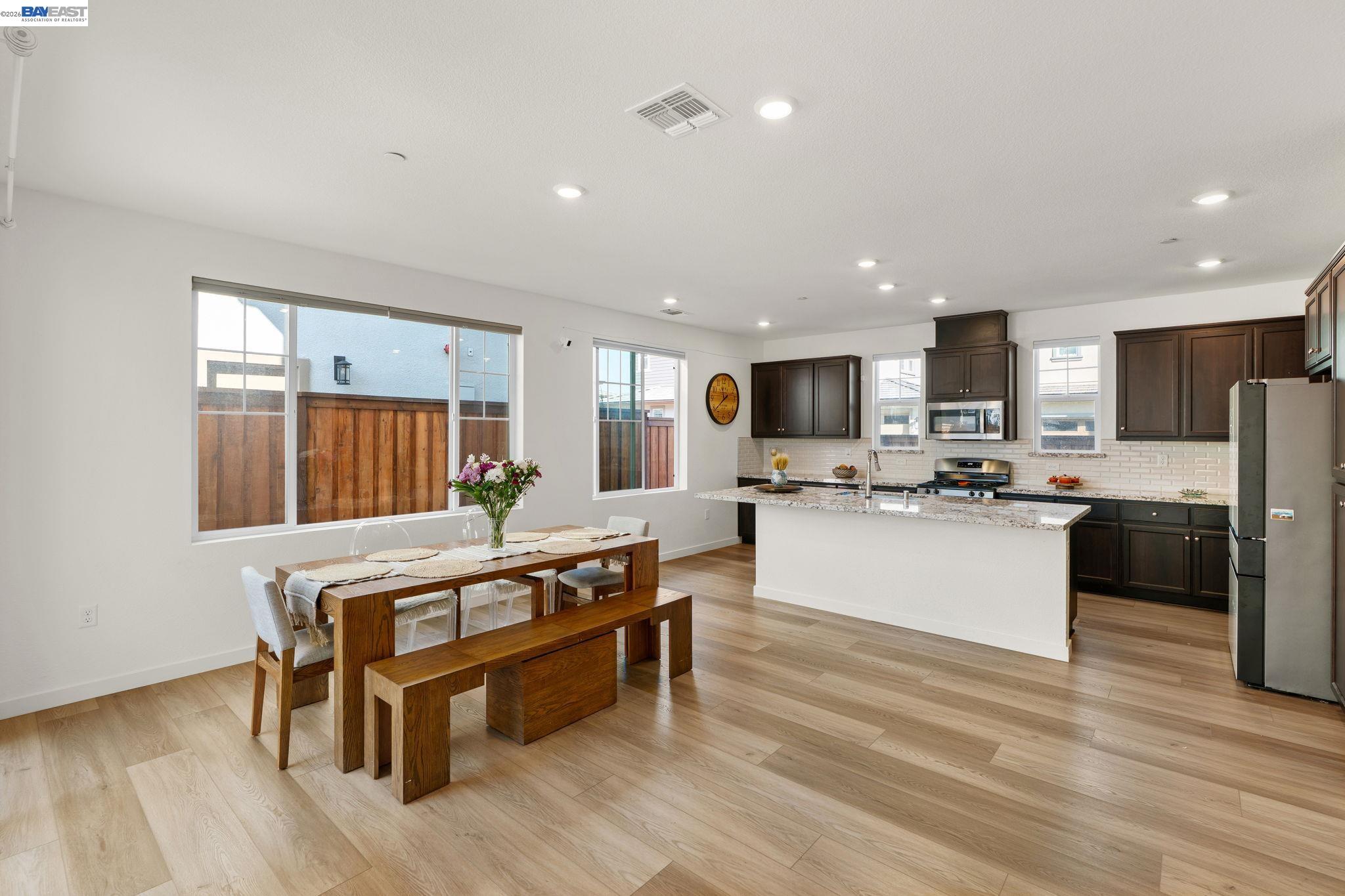 Detail Gallery Image 13 of 59 For 2517 Cyan Dr, Fairfield,  CA 94533 - 3 Beds | 2/1 Baths