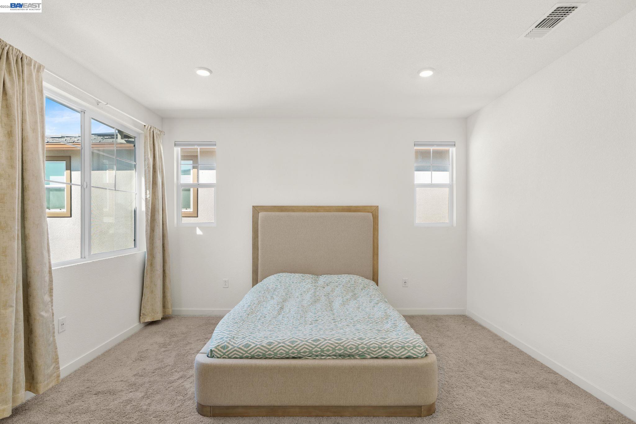 Detail Gallery Image 20 of 59 For 2517 Cyan Dr, Fairfield,  CA 94533 - 3 Beds | 2/1 Baths