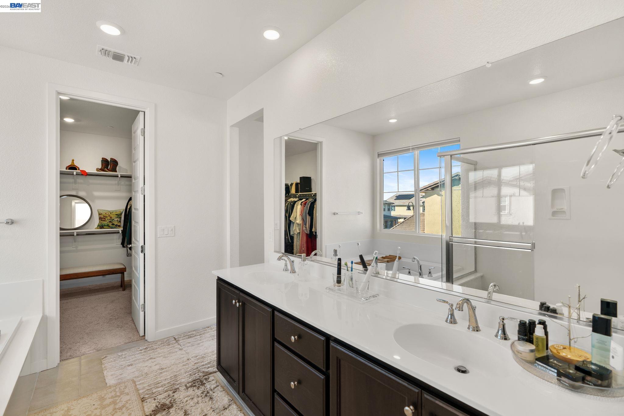 Detail Gallery Image 24 of 59 For 2517 Cyan Dr, Fairfield,  CA 94533 - 3 Beds | 2/1 Baths