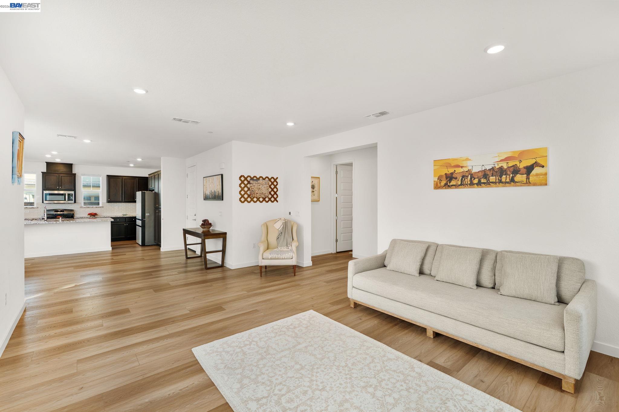 Detail Gallery Image 6 of 59 For 2517 Cyan Dr, Fairfield,  CA 94533 - 3 Beds | 2/1 Baths