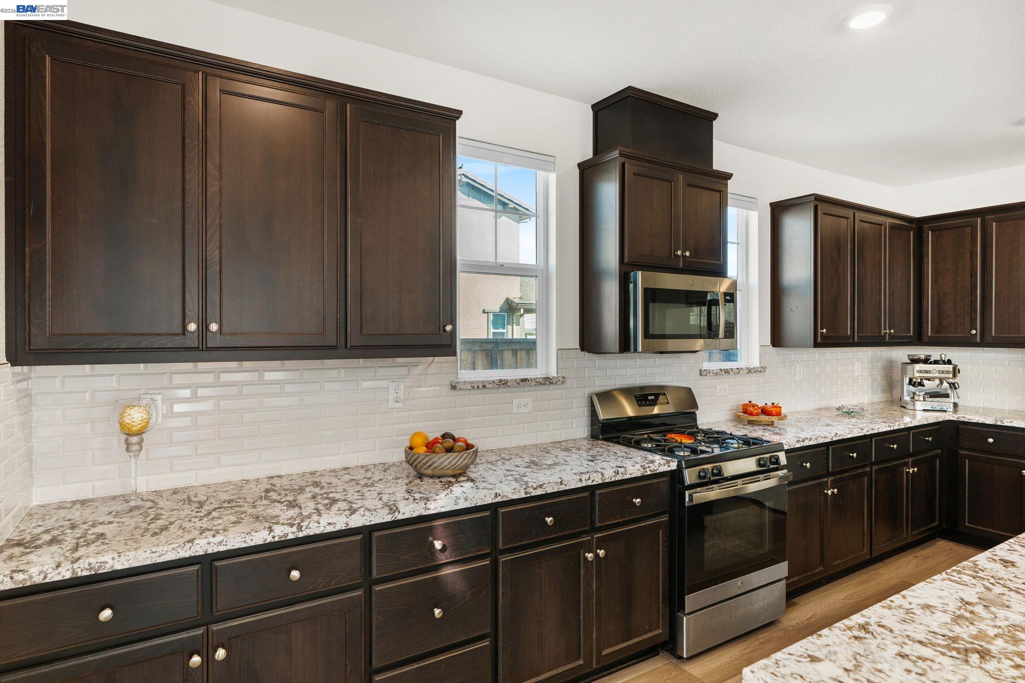 Detail Gallery Image 9 of 59 For 2517 Cyan Dr, Fairfield,  CA 94533 - 3 Beds | 2/1 Baths