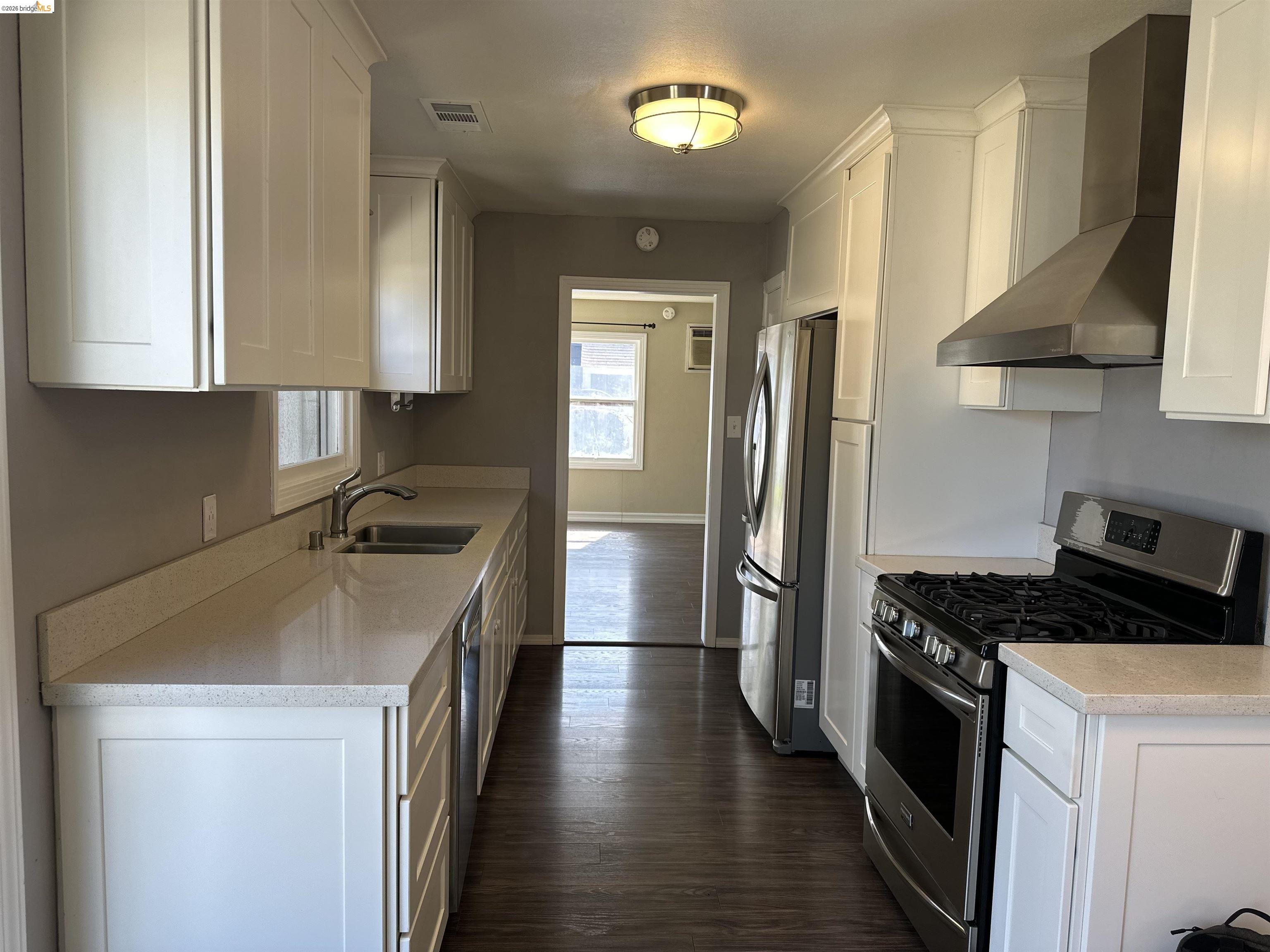 Detail Gallery Image 3 of 15 For 1903 Jacqueline, Concord,  CA 94519 - 3 Beds | 1 Baths