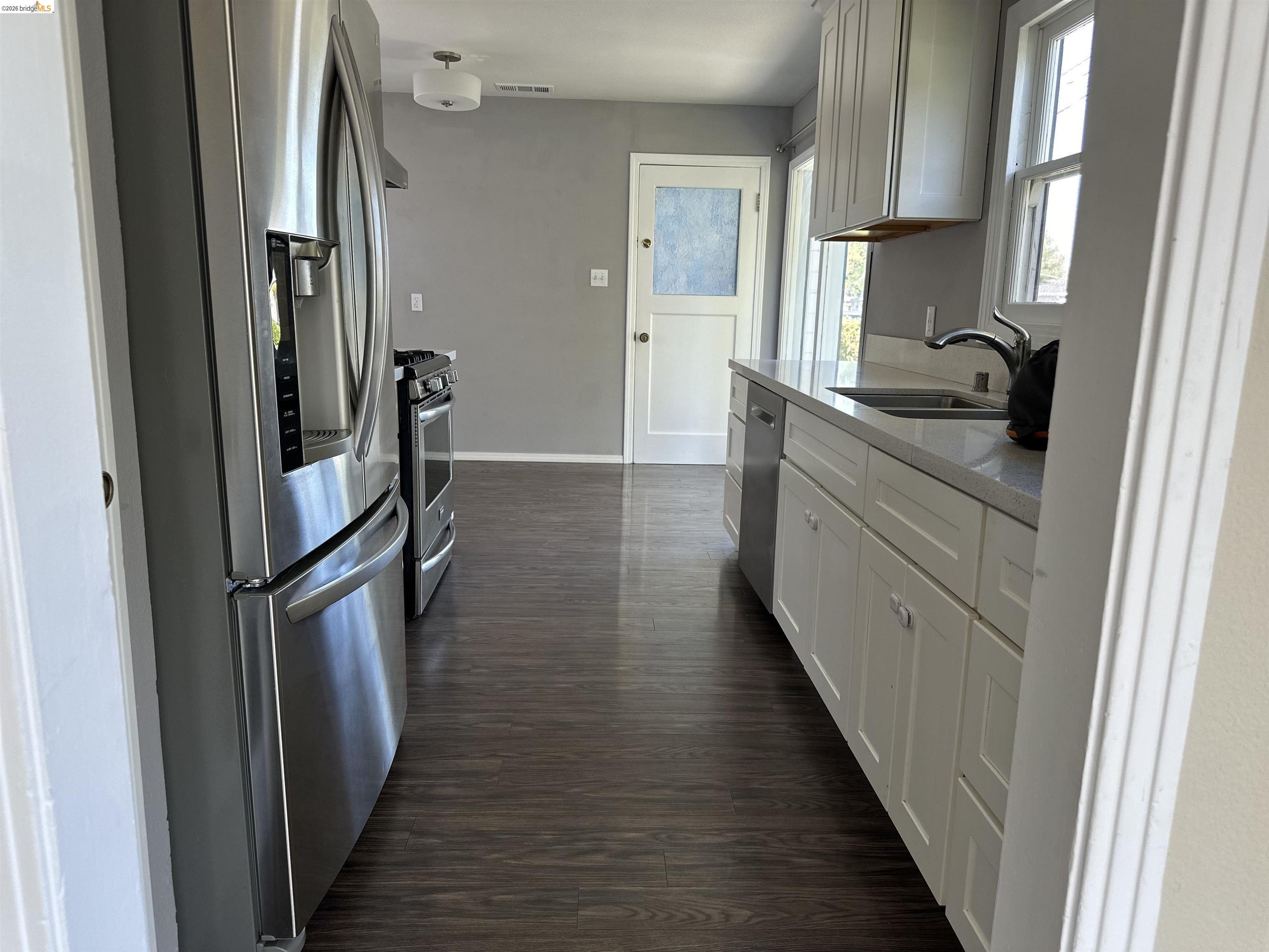 Detail Gallery Image 4 of 15 For 1903 Jacqueline, Concord,  CA 94519 - 3 Beds | 1 Baths