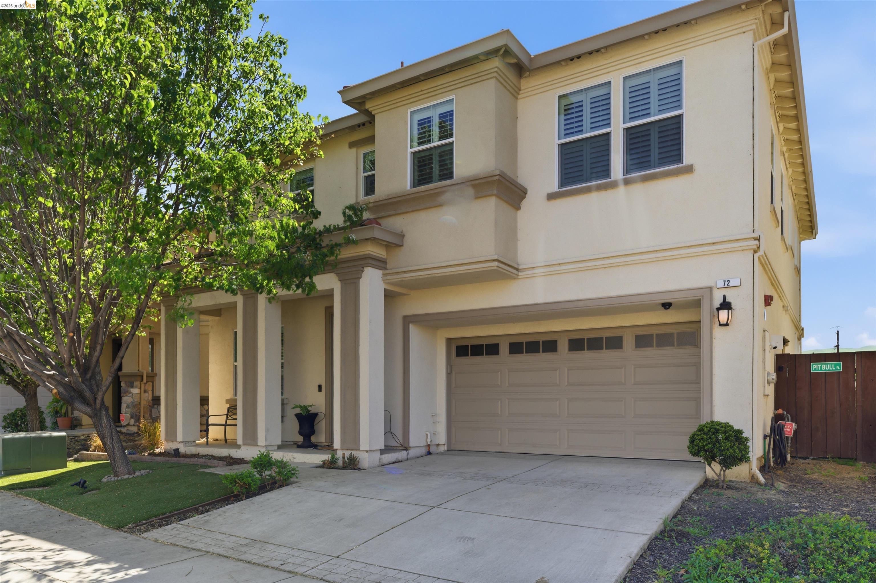 Detail Gallery Image 2 of 41 For 72 Greystone Pl, Pittsburg,  CA 94565 - 4 Beds | 2/1 Baths