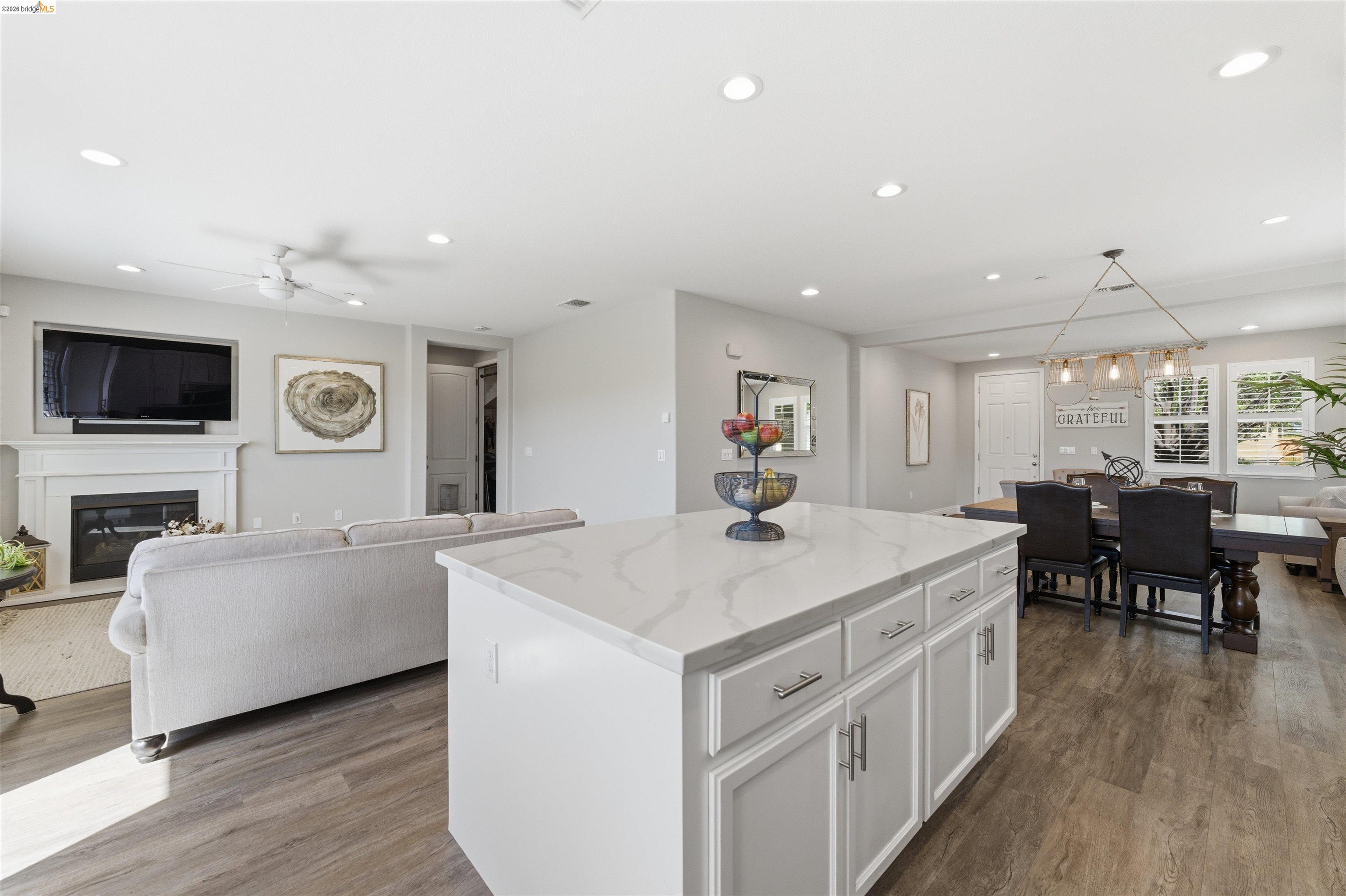 Detail Gallery Image 15 of 41 For 72 Greystone Pl, Pittsburg,  CA 94565 - 4 Beds | 2/1 Baths