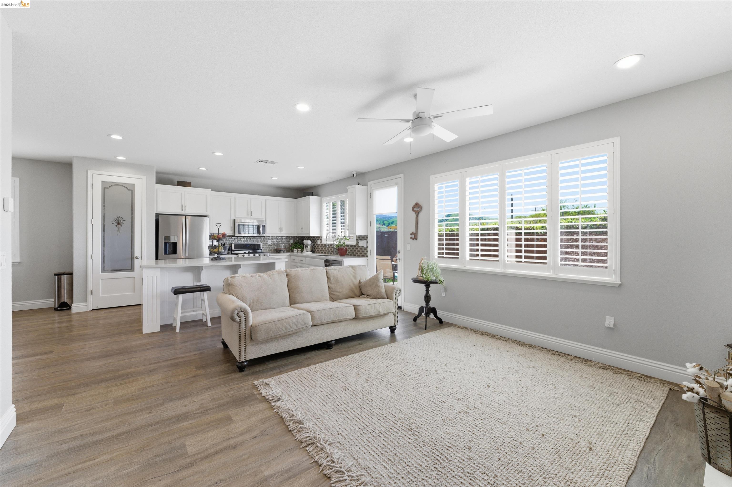 Detail Gallery Image 17 of 41 For 72 Greystone Pl, Pittsburg,  CA 94565 - 4 Beds | 2/1 Baths