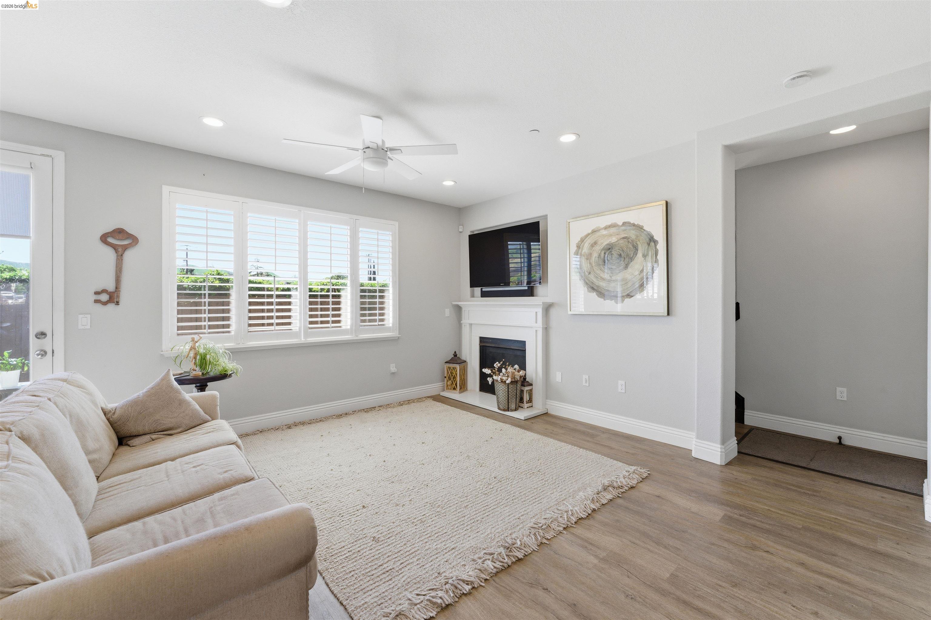 Detail Gallery Image 18 of 41 For 72 Greystone Pl, Pittsburg,  CA 94565 - 4 Beds | 2/1 Baths