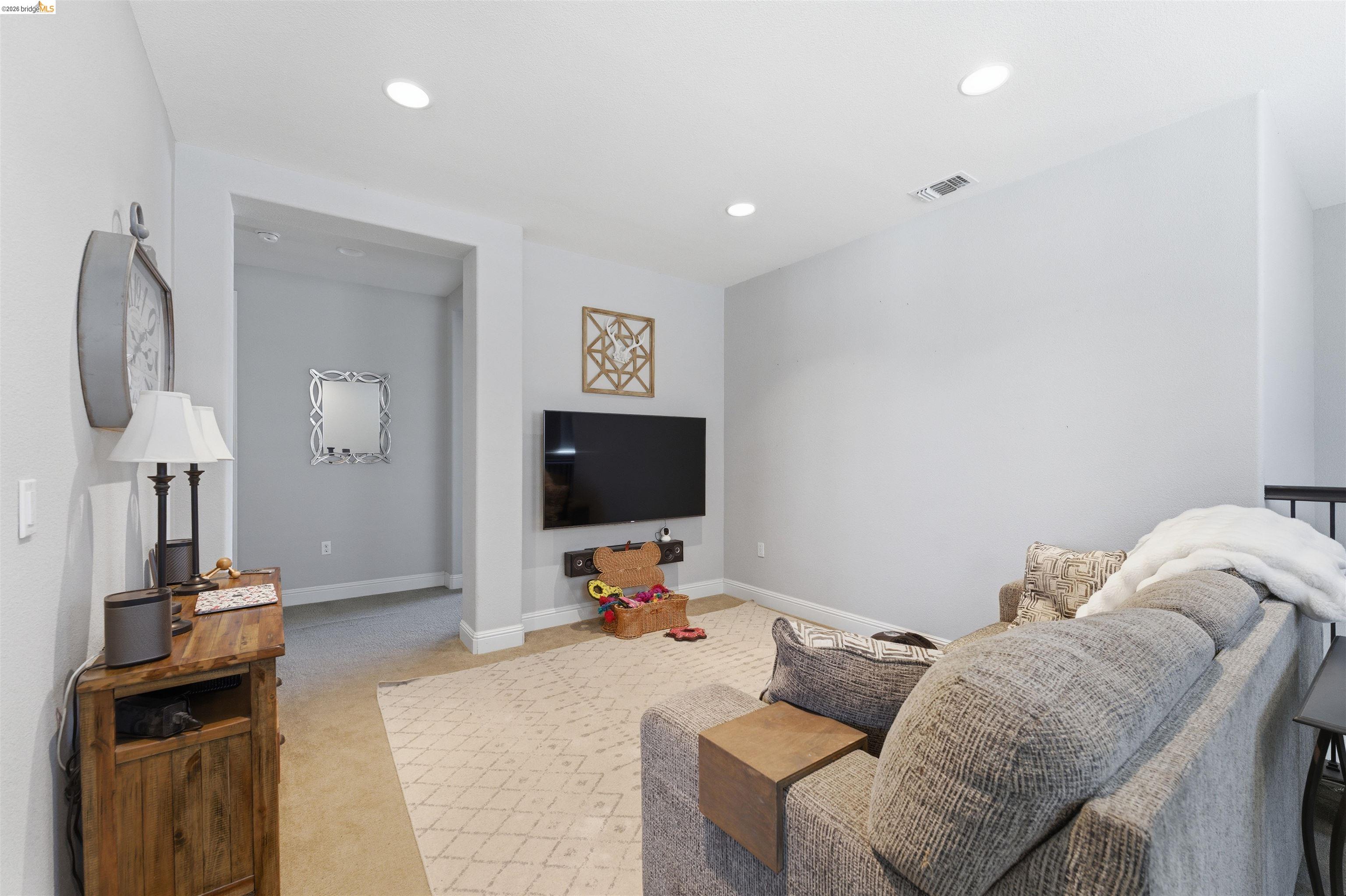 Detail Gallery Image 22 of 41 For 72 Greystone Pl, Pittsburg,  CA 94565 - 4 Beds | 2/1 Baths