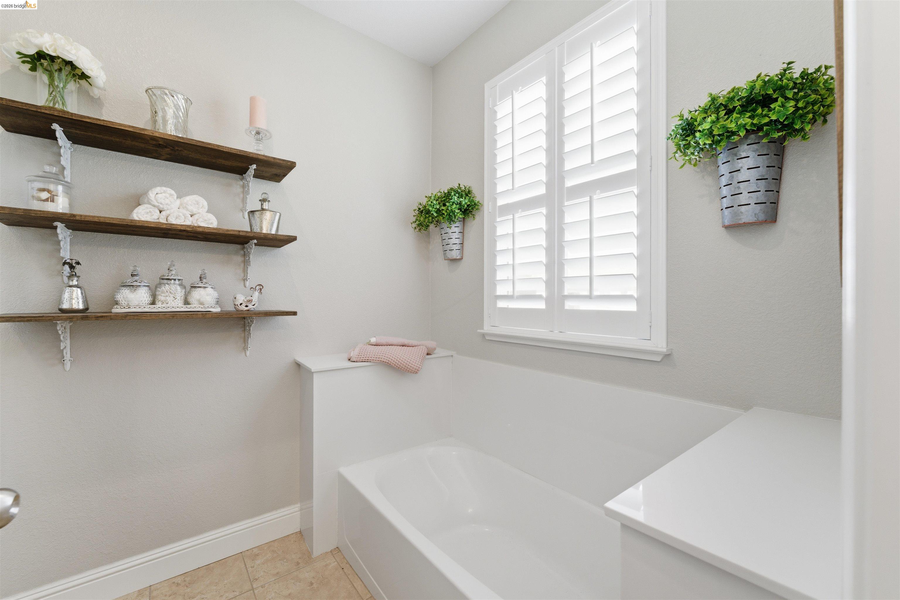 Detail Gallery Image 29 of 41 For 72 Greystone Pl, Pittsburg,  CA 94565 - 4 Beds | 2/1 Baths