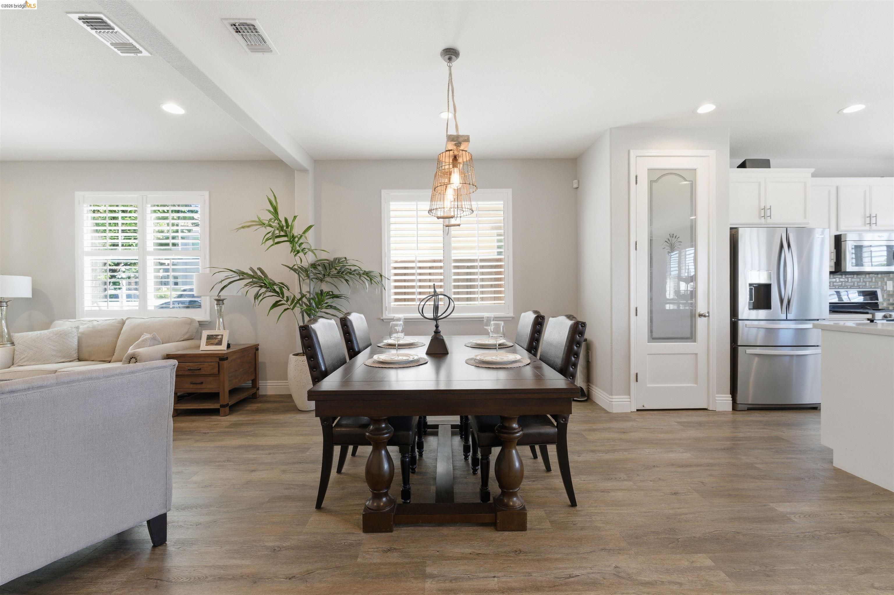 Detail Gallery Image 9 of 41 For 72 Greystone Pl, Pittsburg,  CA 94565 - 4 Beds | 2/1 Baths