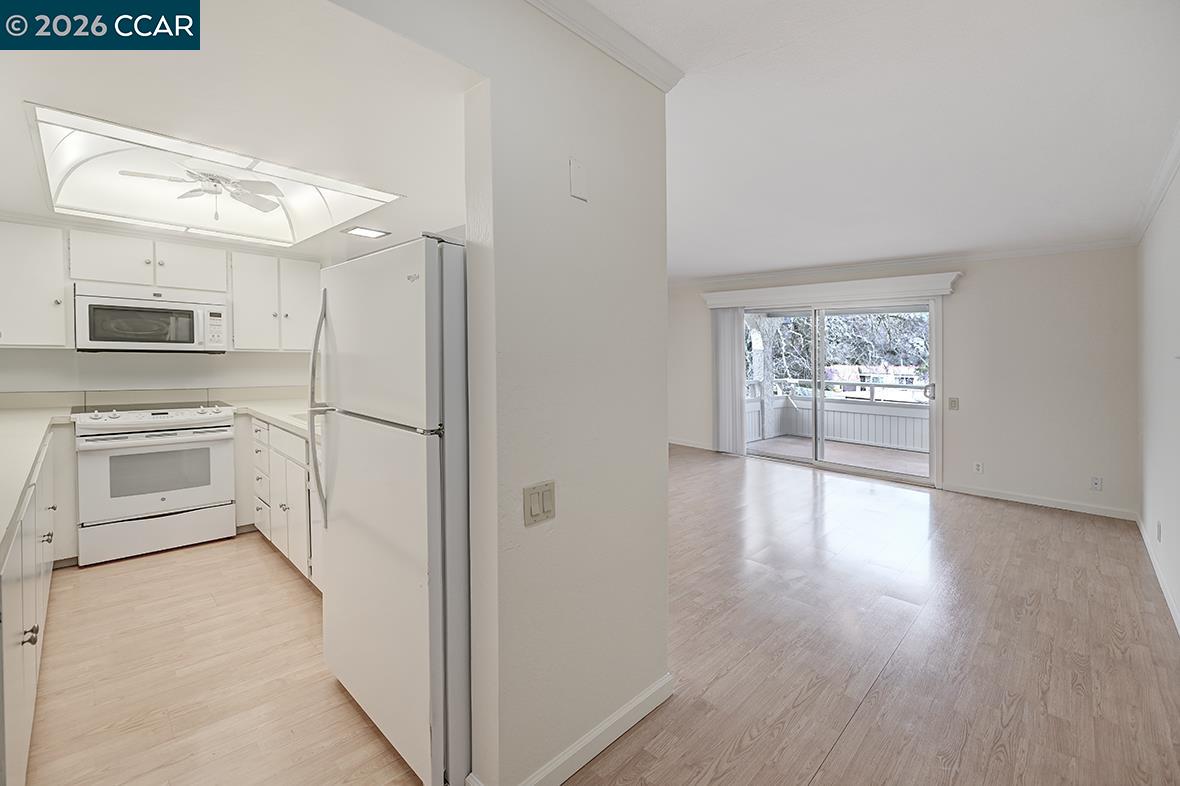 Photo #4: 41124922 Listing: Photo #4