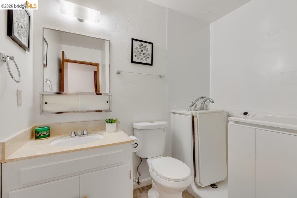 Detail Gallery Image 14 of 25 For 341 Inverness Drive, Vallejo,  CA 94589 - 3 Beds | 2/1 Baths