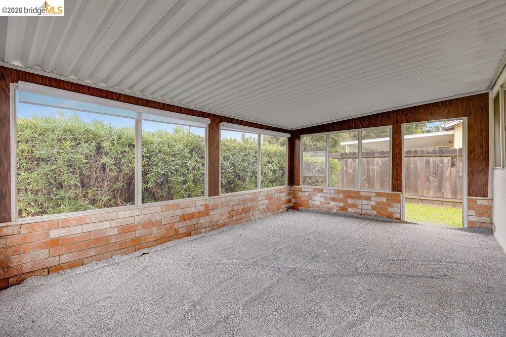 Detail Gallery Image 21 of 25 For 341 Inverness Drive, Vallejo,  CA 94589 - 3 Beds | 2/1 Baths