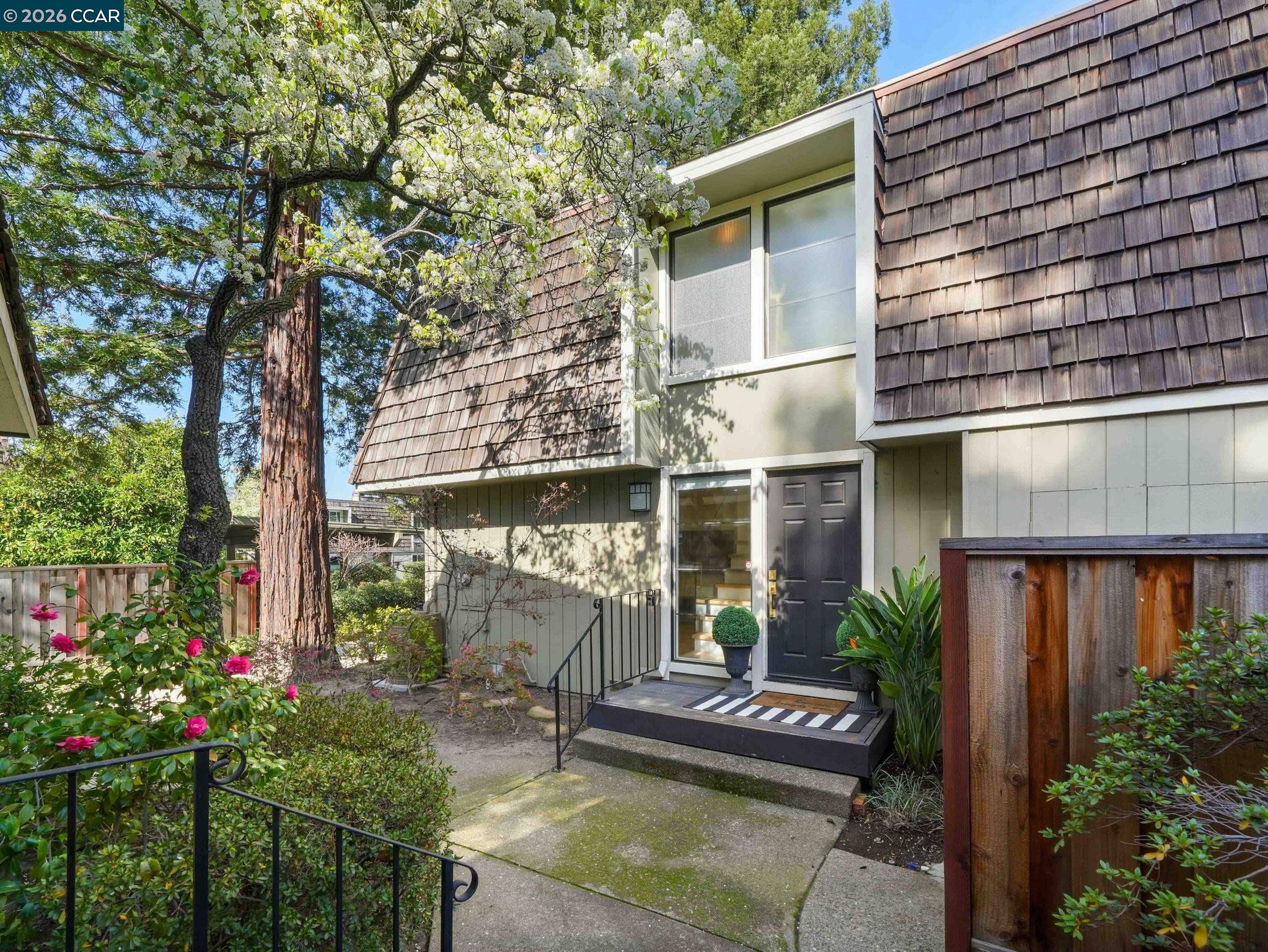 Photo #2: 41124925 Listing: Photo #2