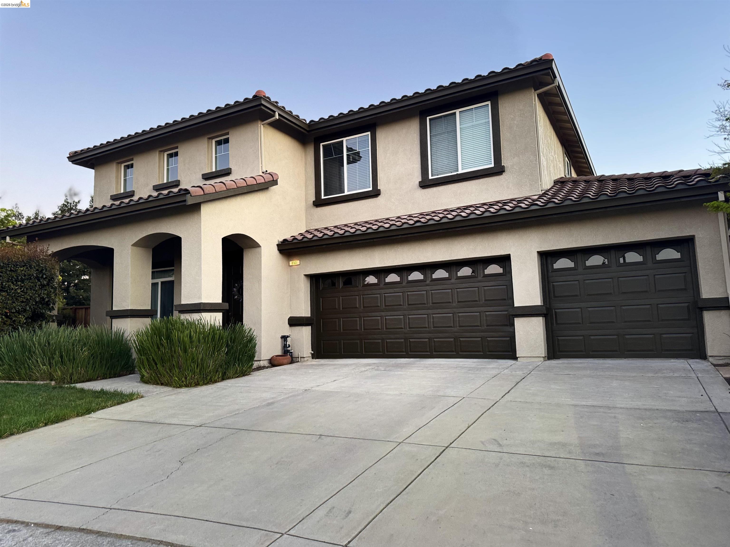 Detail Gallery Image 2 of 60 For 850 Volpaia Ct, Brentwood,  CA 94513 - 5 Beds | 3/1 Baths