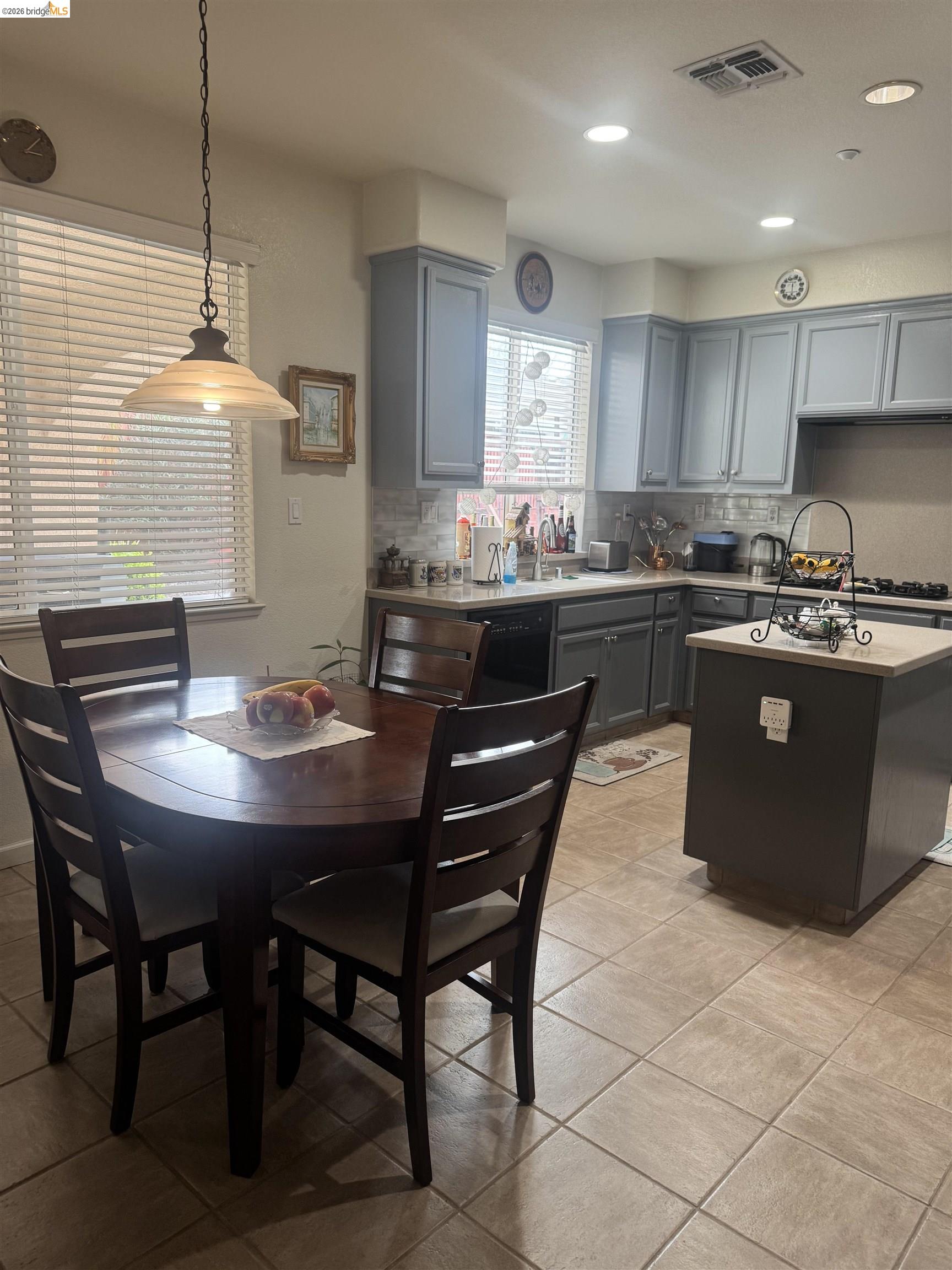 Detail Gallery Image 40 of 60 For 850 Volpaia Ct, Brentwood,  CA 94513 - 5 Beds | 3/1 Baths