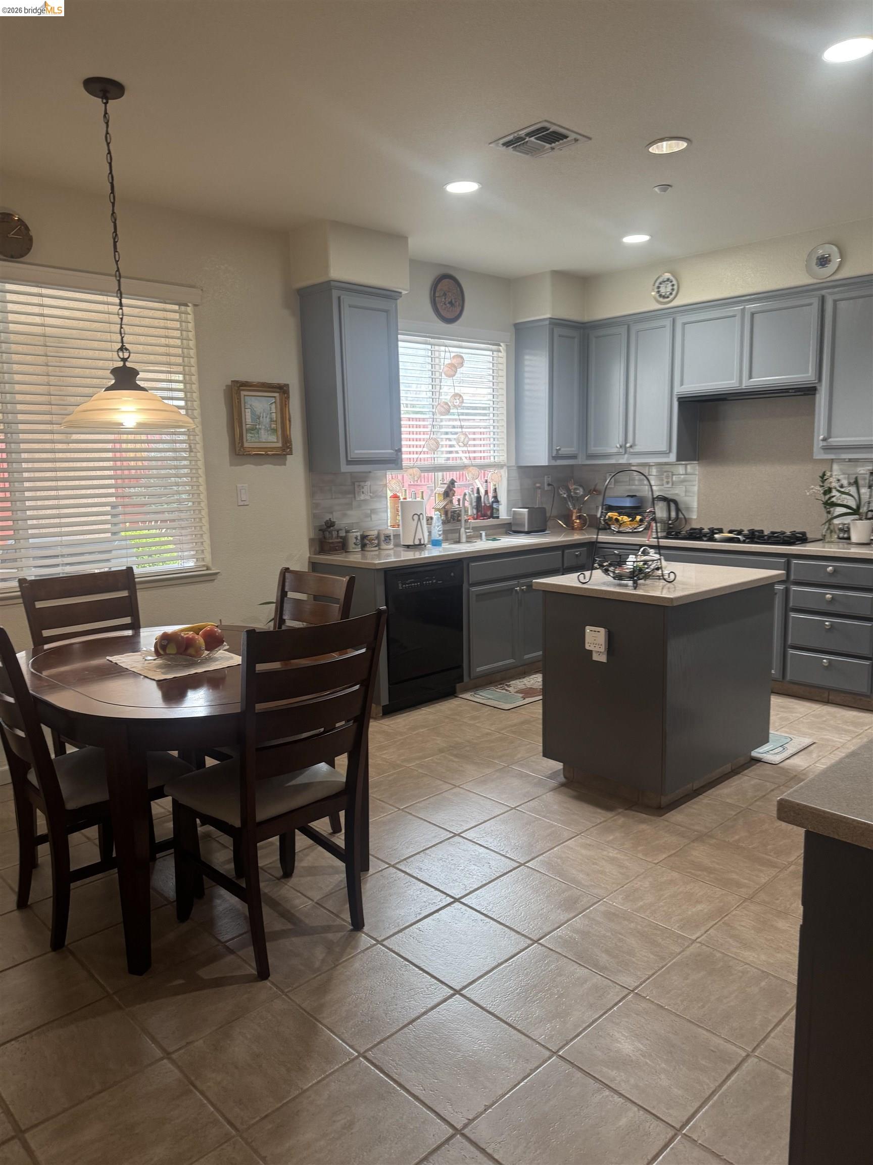 Detail Gallery Image 45 of 60 For 850 Volpaia Ct, Brentwood,  CA 94513 - 5 Beds | 3/1 Baths