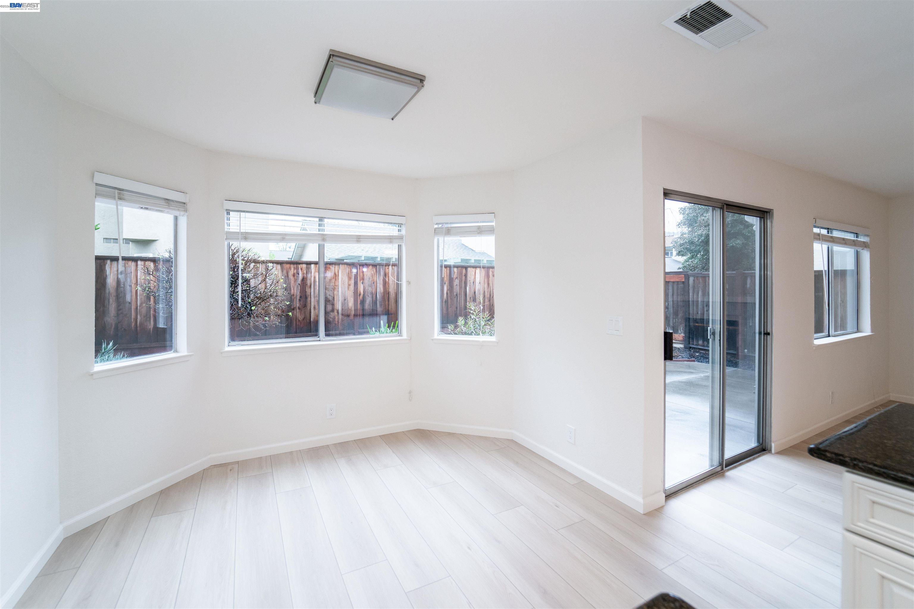 Detail Gallery Image 12 of 28 For 6156 Corte Padre, Pleasanton,  CA 94566-5883 - 3 Beds | 2/1 Baths