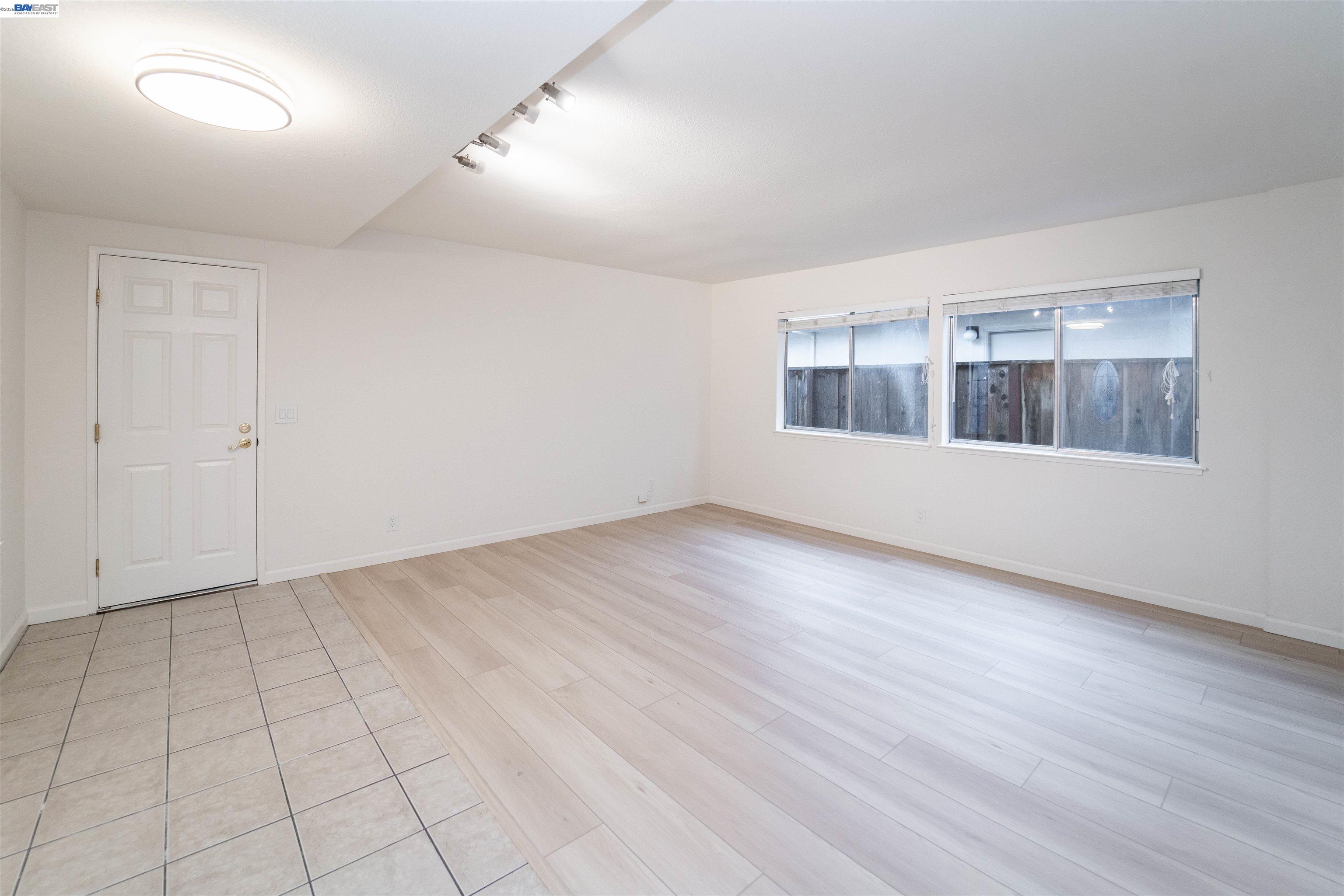 Detail Gallery Image 3 of 28 For 6156 Corte Padre, Pleasanton,  CA 94566-5883 - 3 Beds | 2/1 Baths