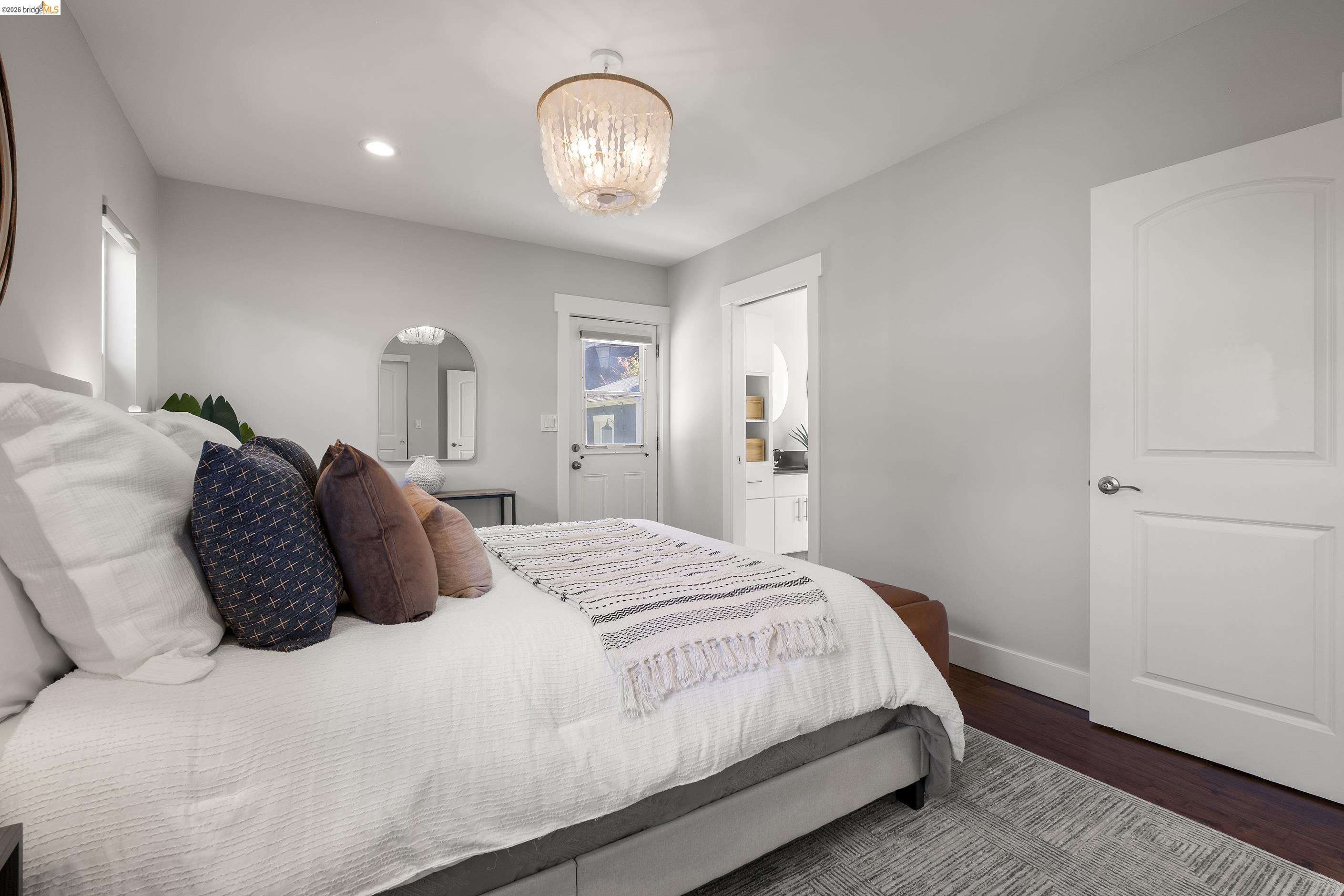 Detail Gallery Image 29 of 55 For 3920 Edgemoor Pl, Oakland,  CA 94605 - 4 Beds | 2/1 Baths