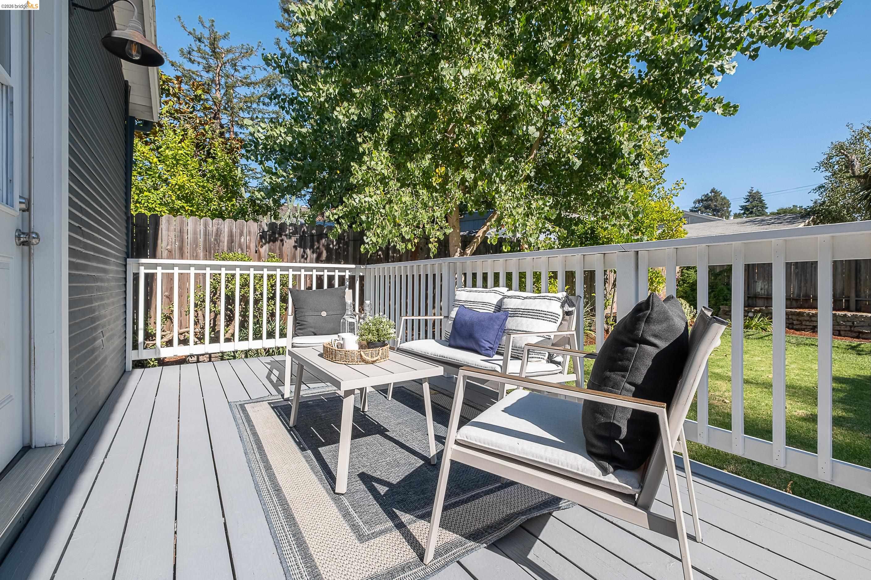 Detail Gallery Image 35 of 55 For 3920 Edgemoor Pl, Oakland,  CA 94605 - 4 Beds | 2/1 Baths