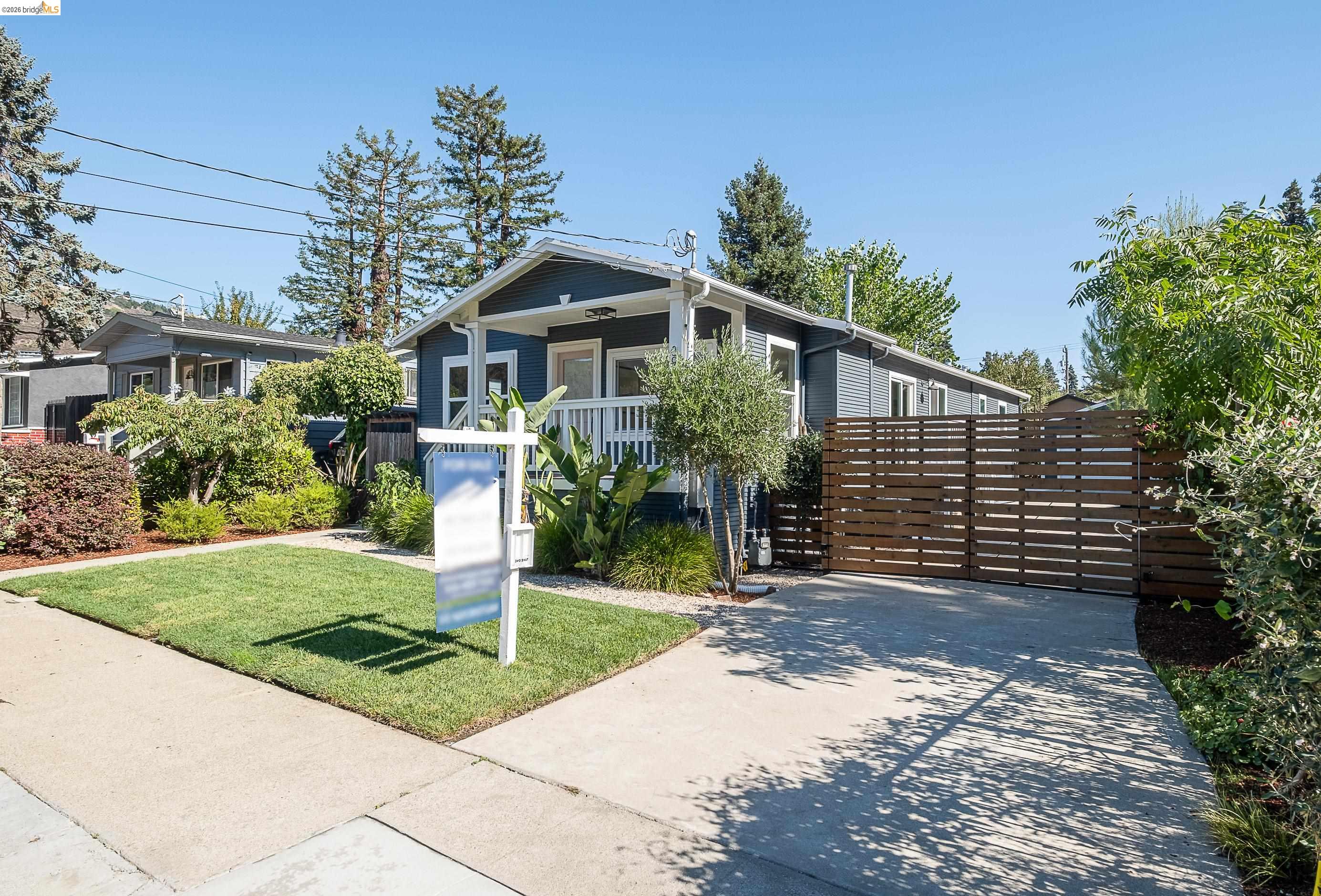 Detail Gallery Image 43 of 55 For 3920 Edgemoor Pl, Oakland,  CA 94605 - 4 Beds | 2/1 Baths