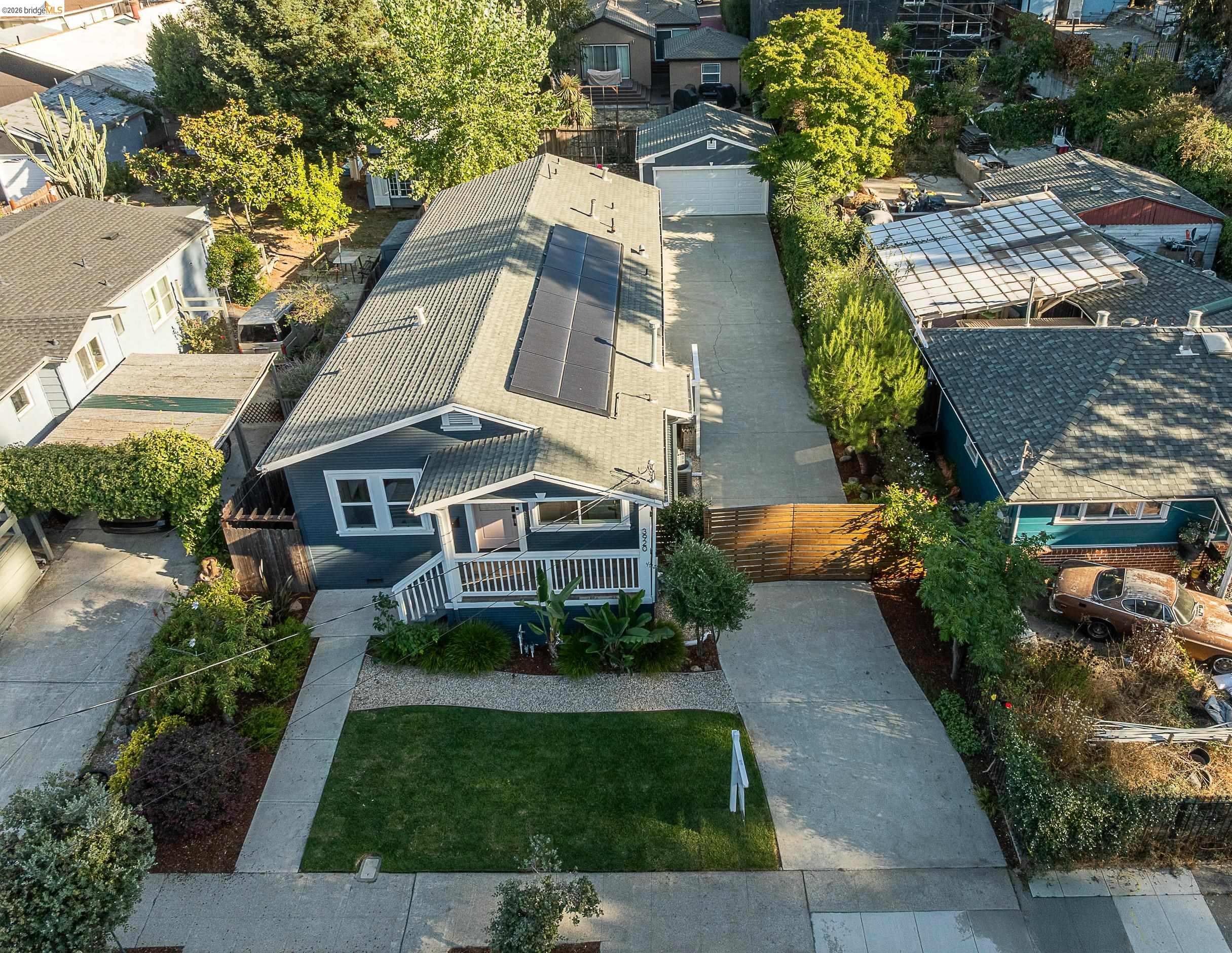 Detail Gallery Image 48 of 55 For 3920 Edgemoor Pl, Oakland,  CA 94605 - 4 Beds | 2/1 Baths