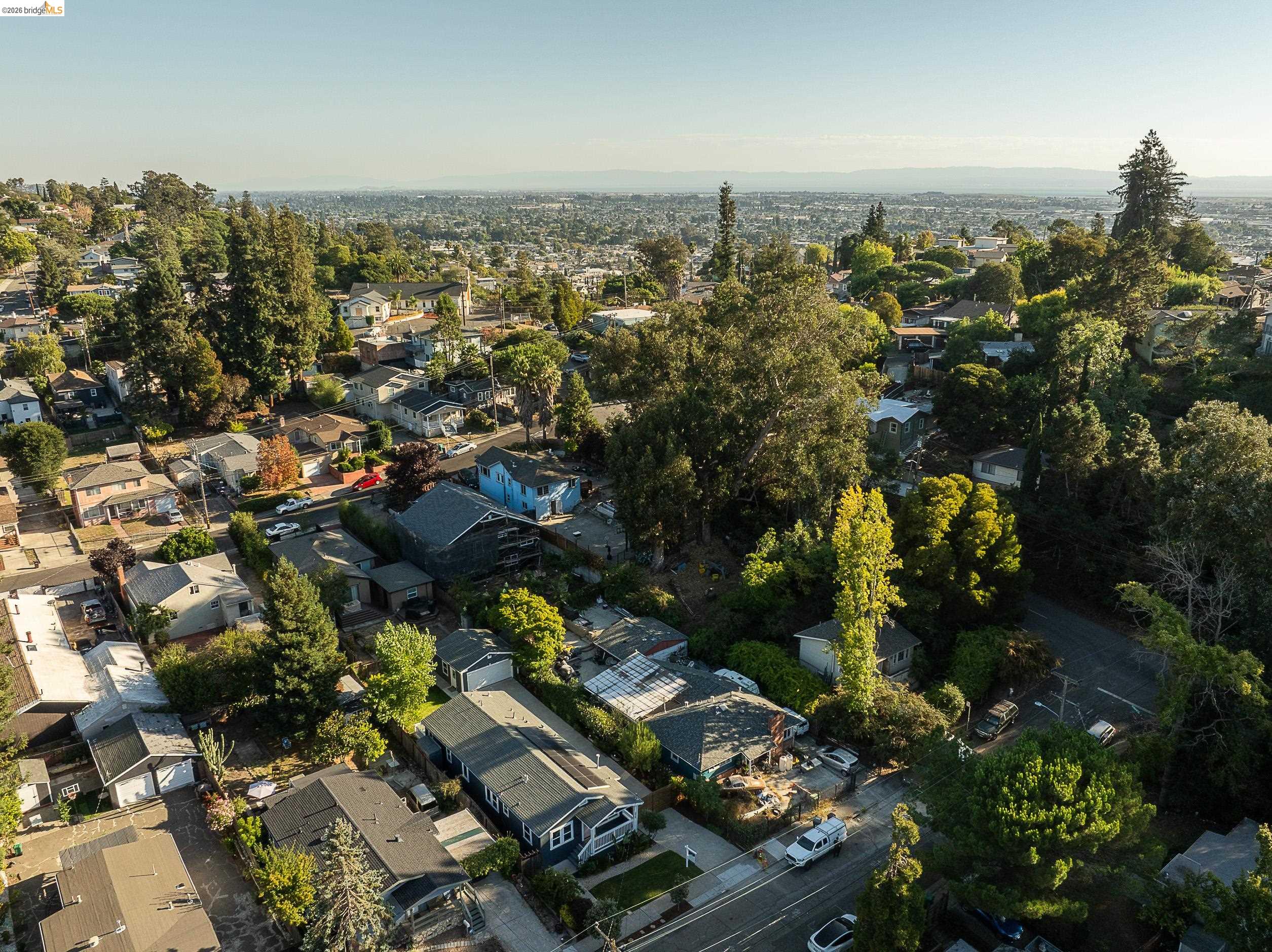 Detail Gallery Image 51 of 55 For 3920 Edgemoor Pl, Oakland,  CA 94605 - 4 Beds | 2/1 Baths