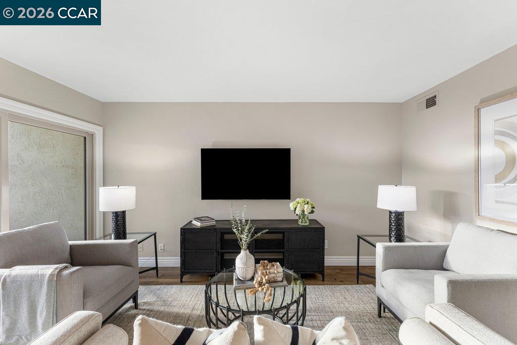 Photo #11: 41124932 Listing: Photo #11