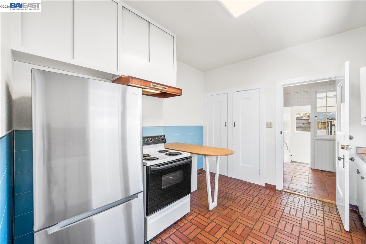 Detail Gallery Image 9 of 51 For 2463 6th St, Livermore,  CA 94550 - 3 Beds | 2 Baths