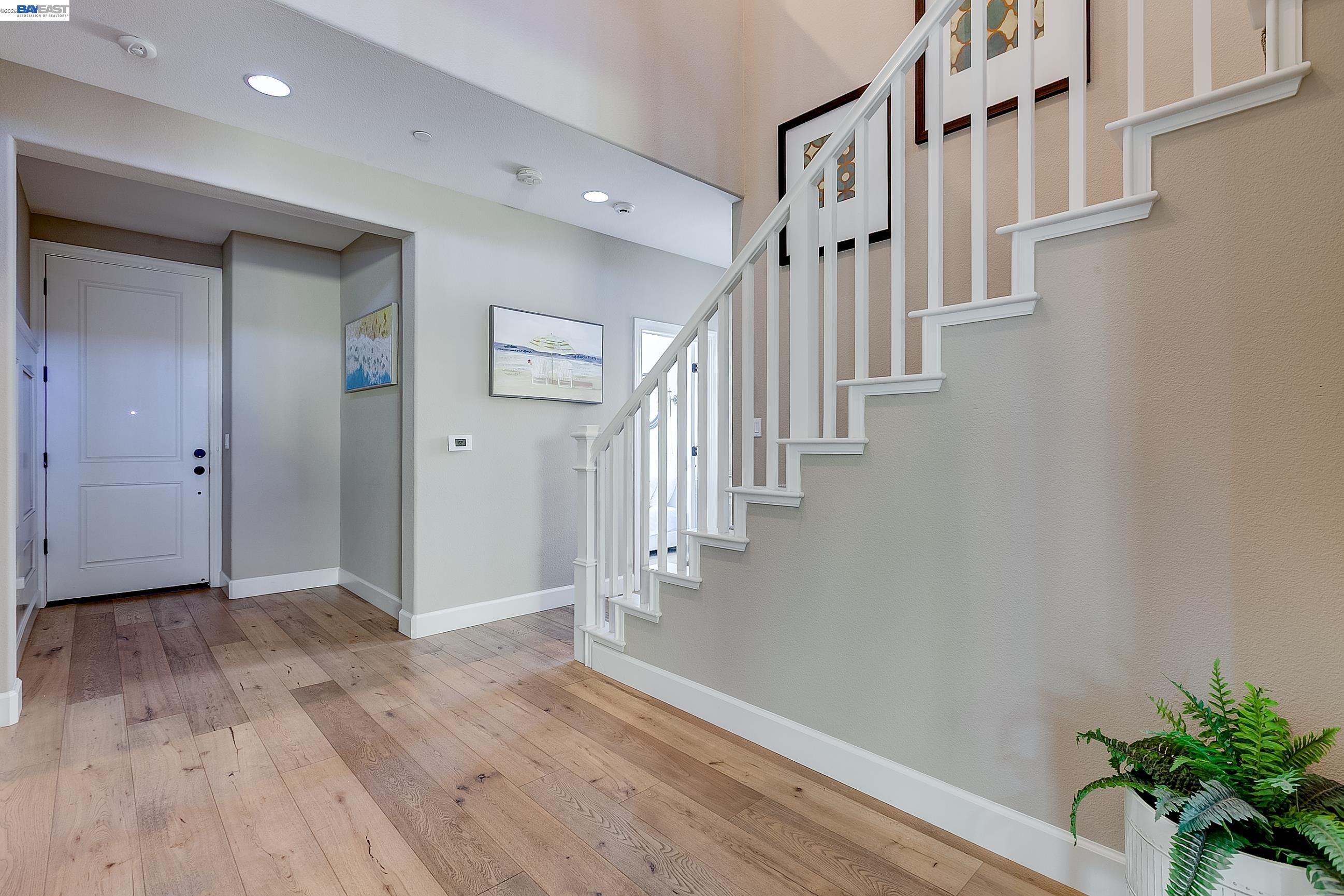 Detail Gallery Image 12 of 60 For 3956 Jordan Ranch Dr, Dublin,  CA 94568 - 5 Beds | 3 Baths