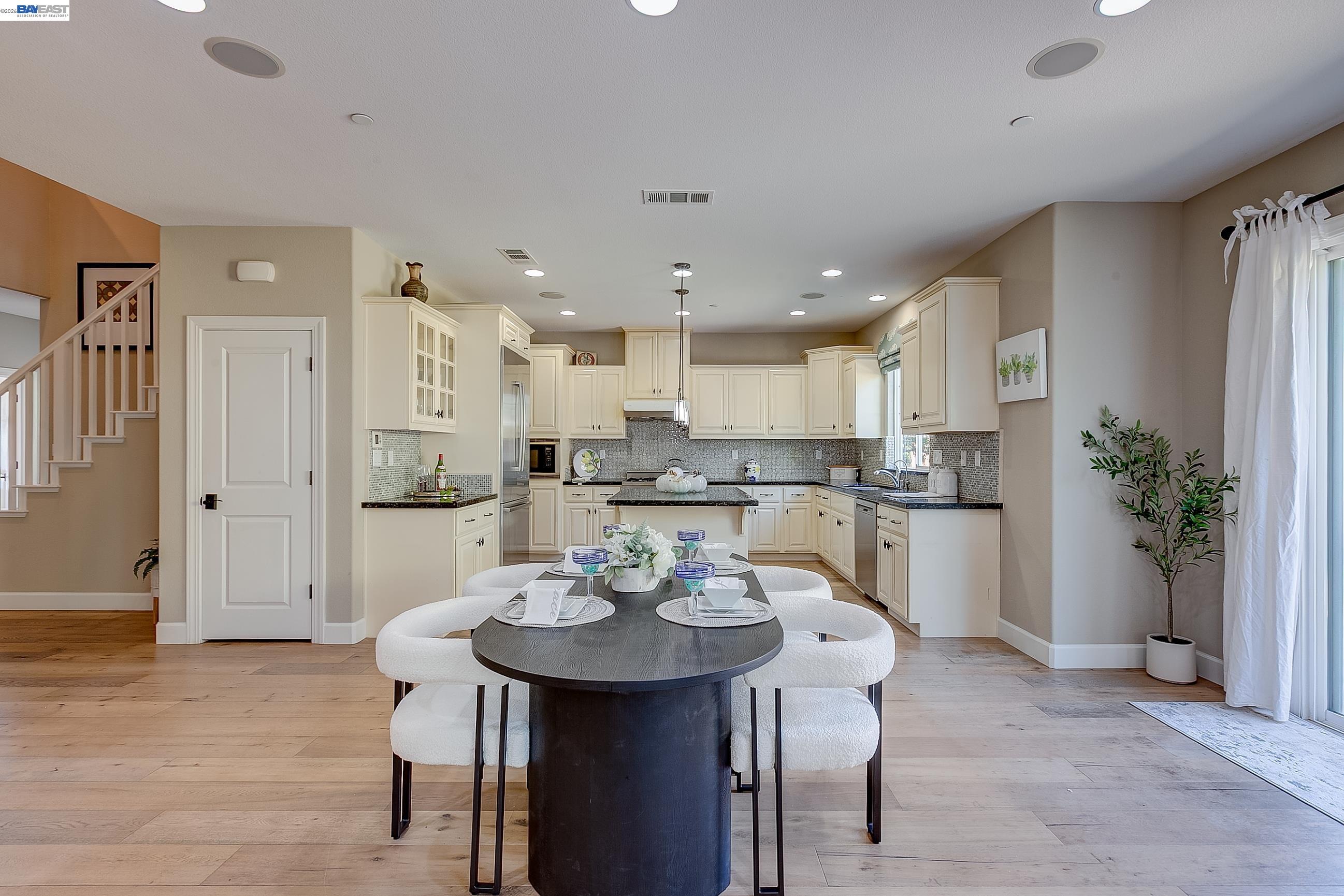 Detail Gallery Image 27 of 60 For 3956 Jordan Ranch Dr, Dublin,  CA 94568 - 5 Beds | 3 Baths