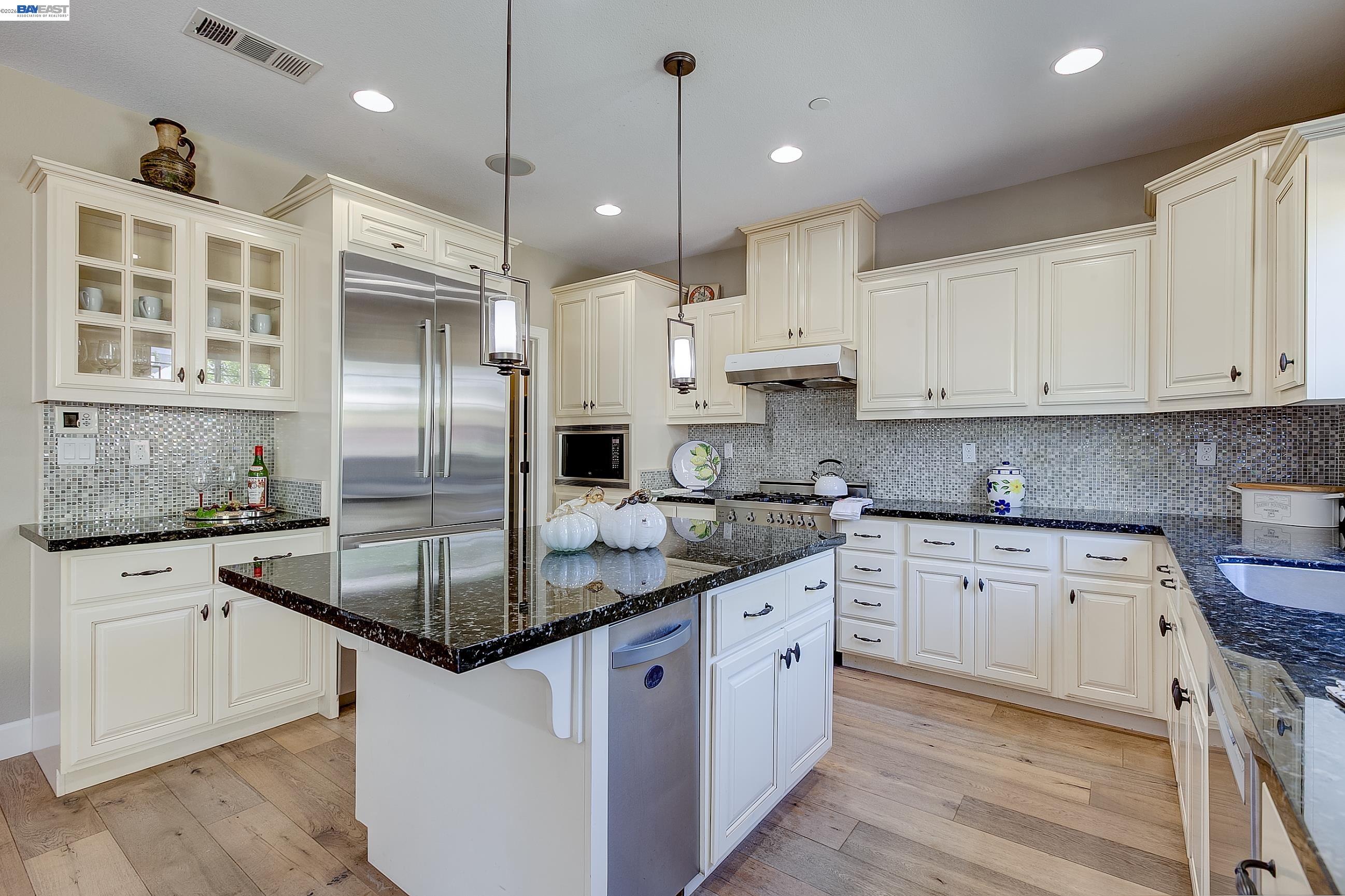 Detail Gallery Image 31 of 60 For 3956 Jordan Ranch Dr, Dublin,  CA 94568 - 5 Beds | 3 Baths