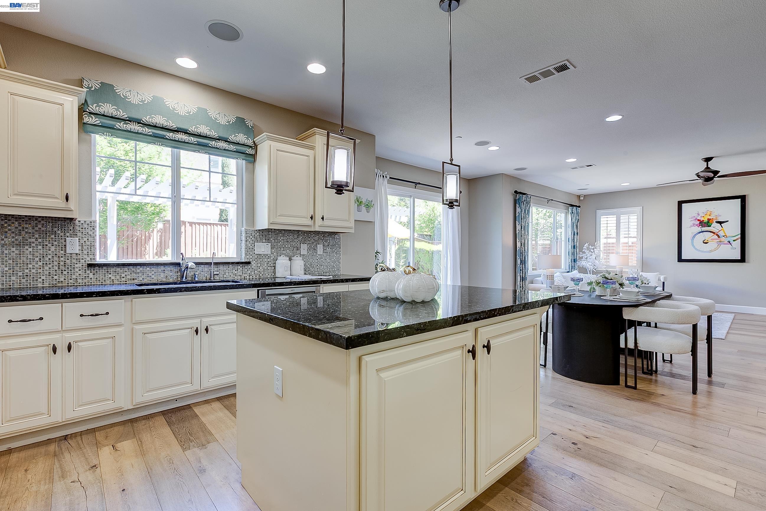 Detail Gallery Image 35 of 60 For 3956 Jordan Ranch Dr, Dublin,  CA 94568 - 5 Beds | 3 Baths