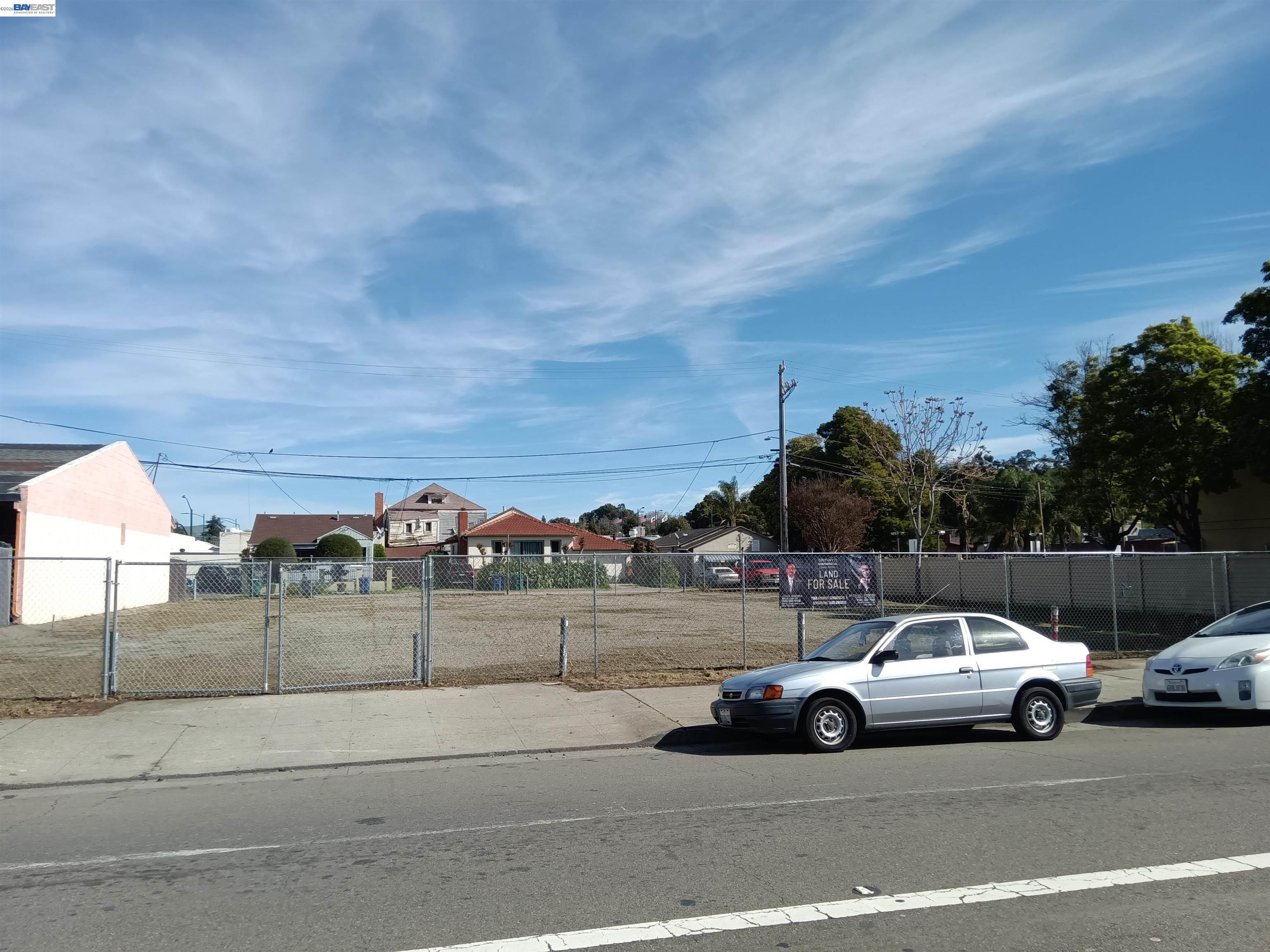 Detail Gallery Image 2 of 8 For 22836 Watkins St, Hayward,  CA 94541 - – Beds | – Baths