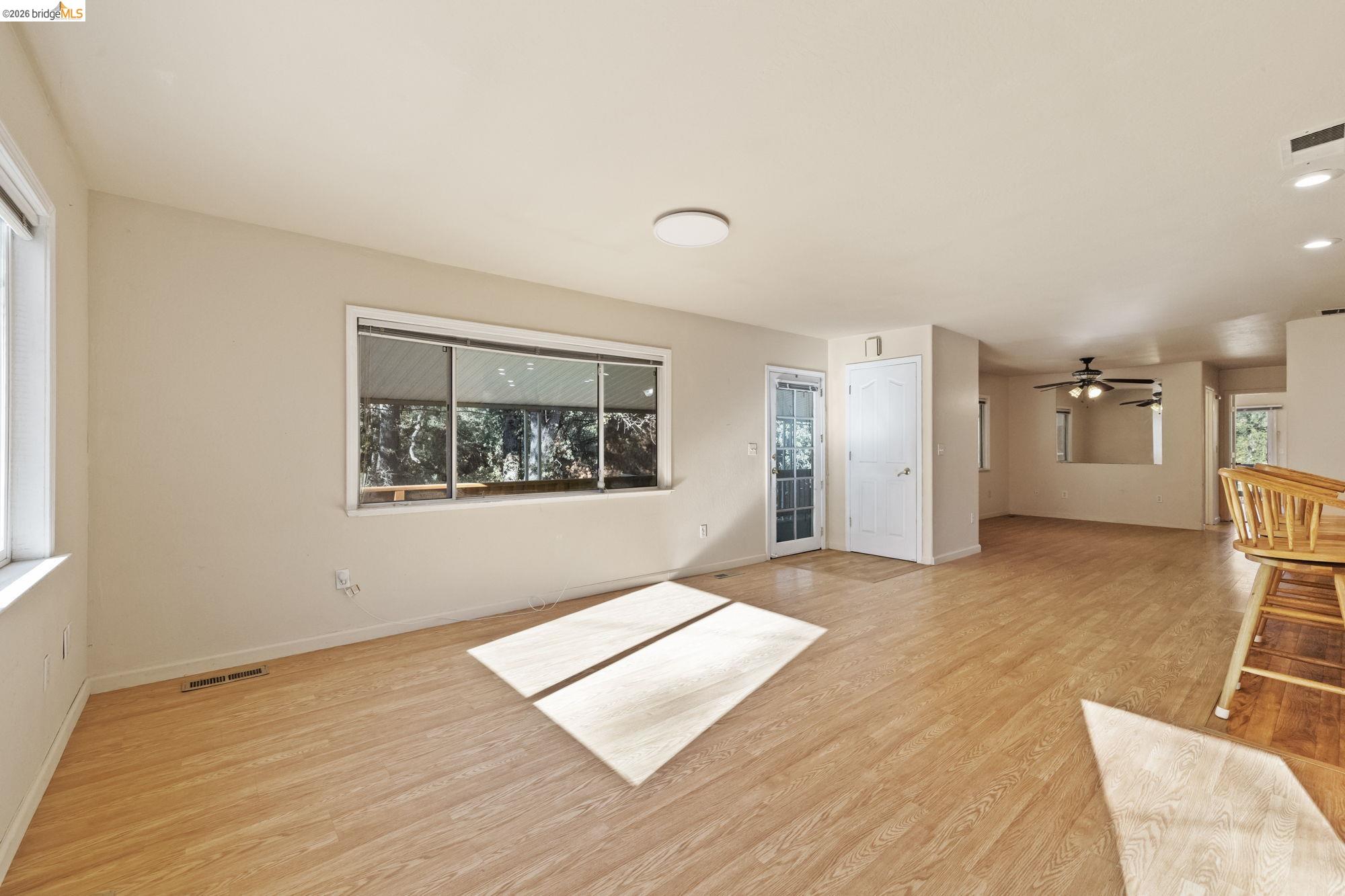 Detail Gallery Image 4 of 31 For 13904 Tuolumne Rd, Sonora,  CA 95370 - 2 Beds | 2 Baths