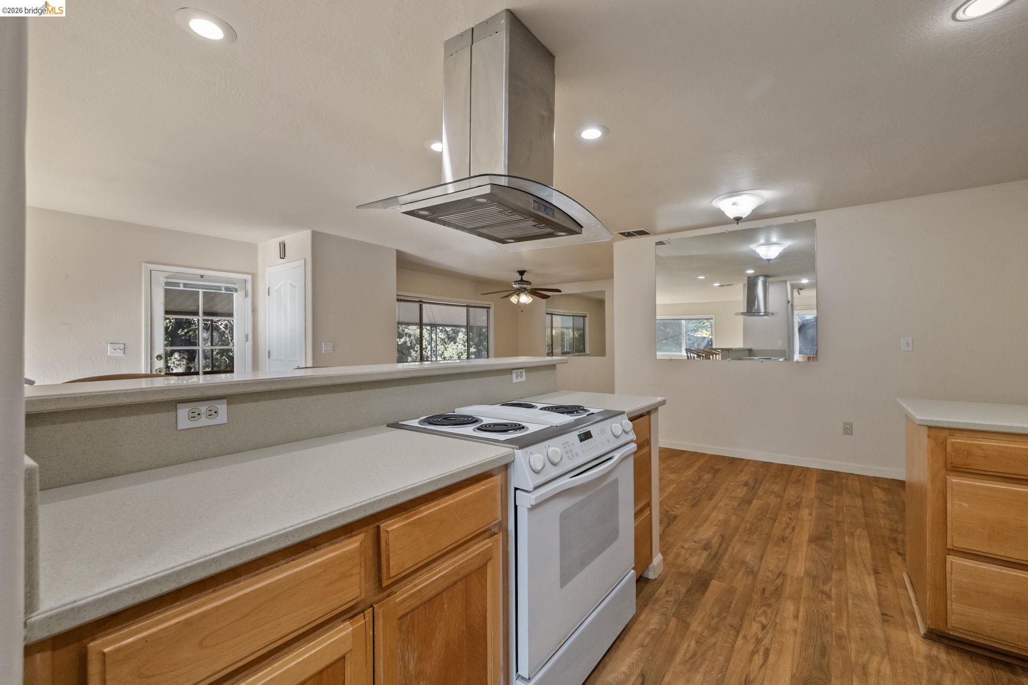 Detail Gallery Image 10 of 31 For 13904 Tuolumne Rd, Sonora,  CA 95370 - 2 Beds | 2 Baths