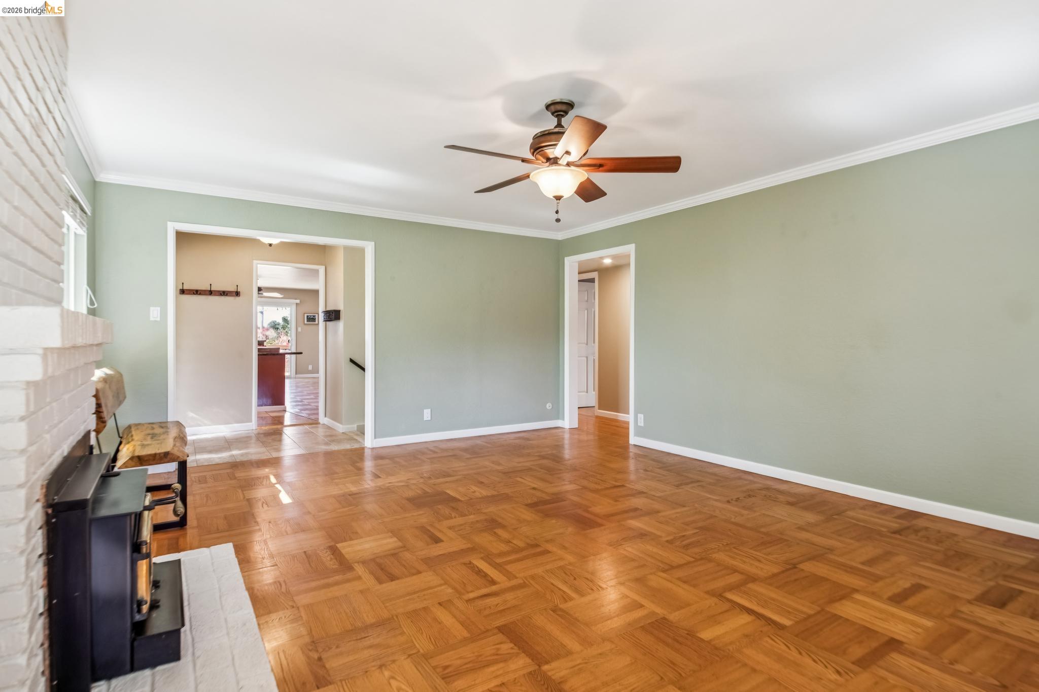 Detail Gallery Image 10 of 51 For 11023 Cameron Ave, Oakland,  CA 94605 - 3 Beds | 2 Baths