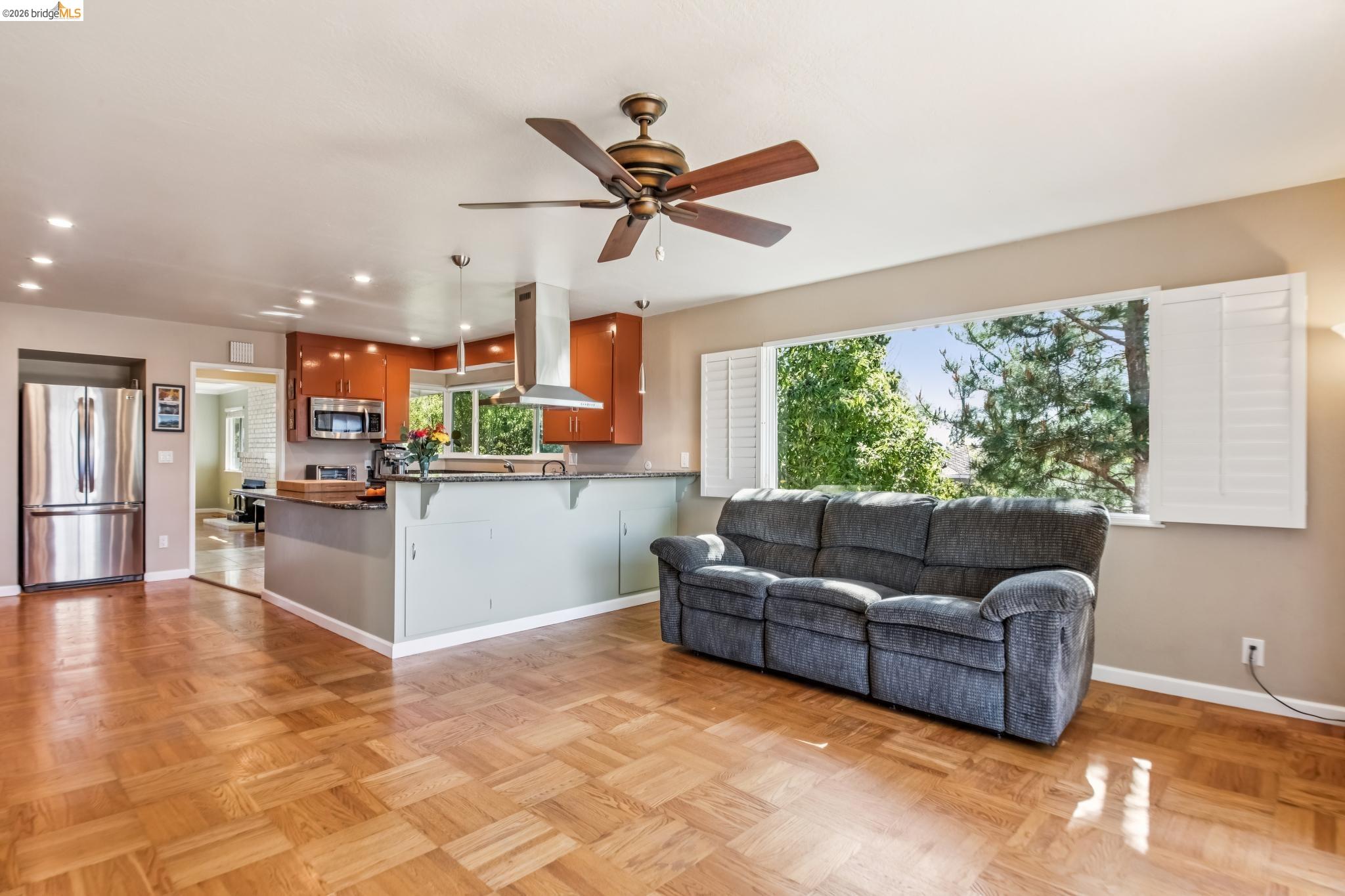 Detail Gallery Image 22 of 51 For 11023 Cameron Ave, Oakland,  CA 94605 - 3 Beds | 2 Baths